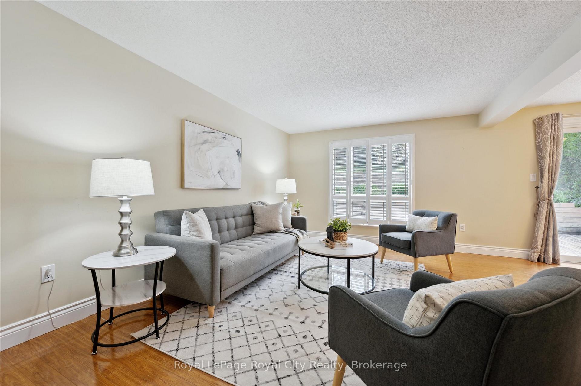 Photo 10 of 407 Otterbein Road, Kitchener — HOMEH