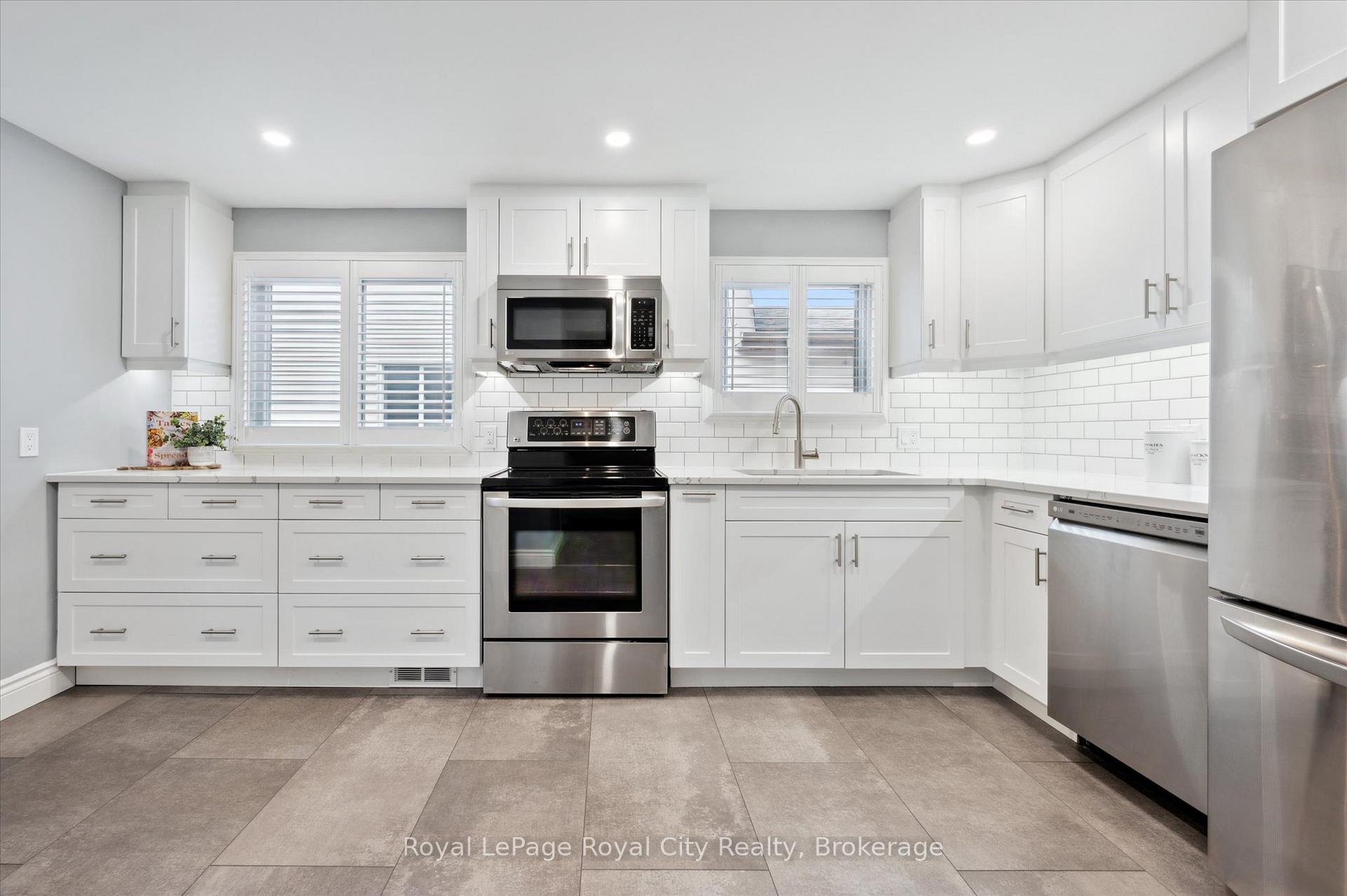 Photo 19 of 407 Otterbein Road, Kitchener — HOMEH