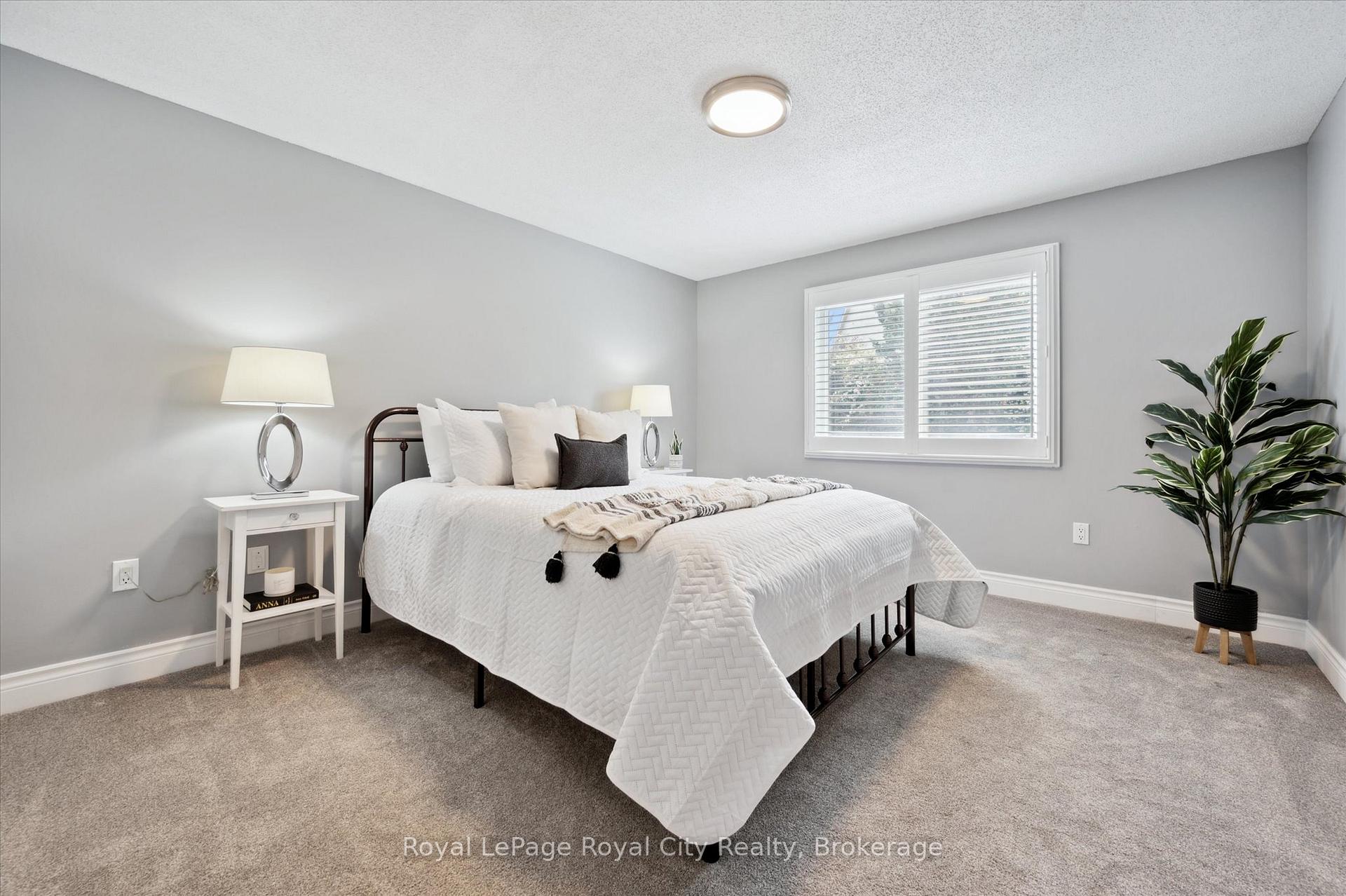 Photo 22 of 407 Otterbein Road, Kitchener — HOMEH