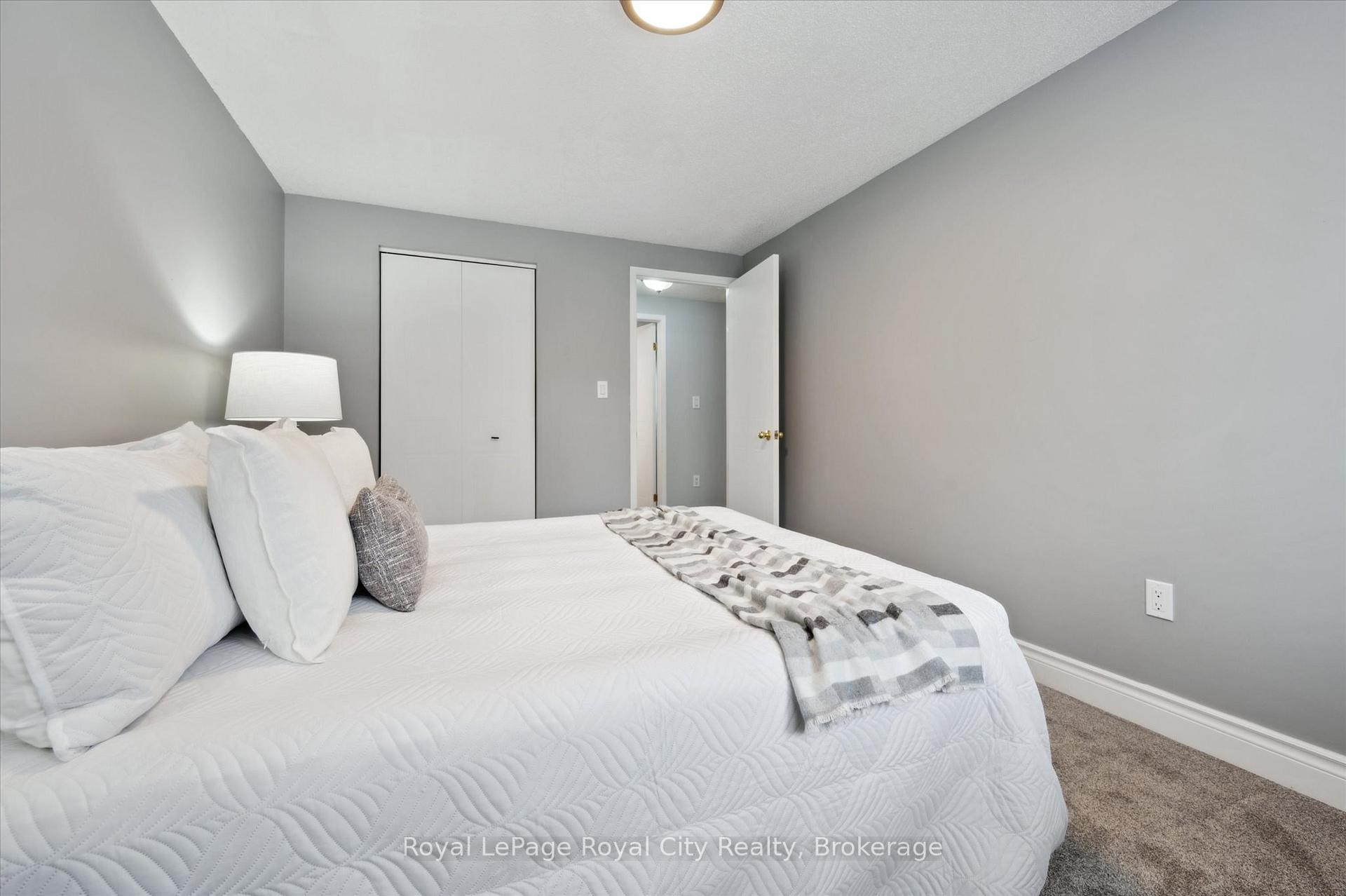 Photo 27 of 407 Otterbein Road, Kitchener — HOMEH