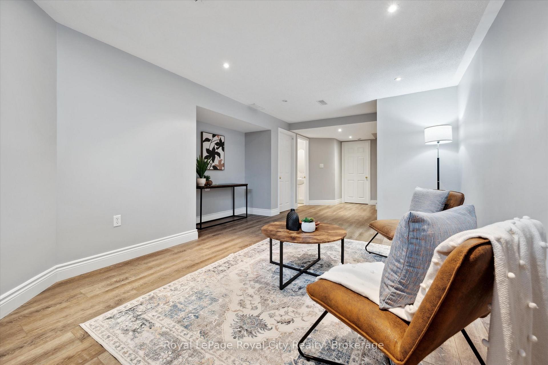 Photo 32 of 407 Otterbein Road, Kitchener — HOMEH