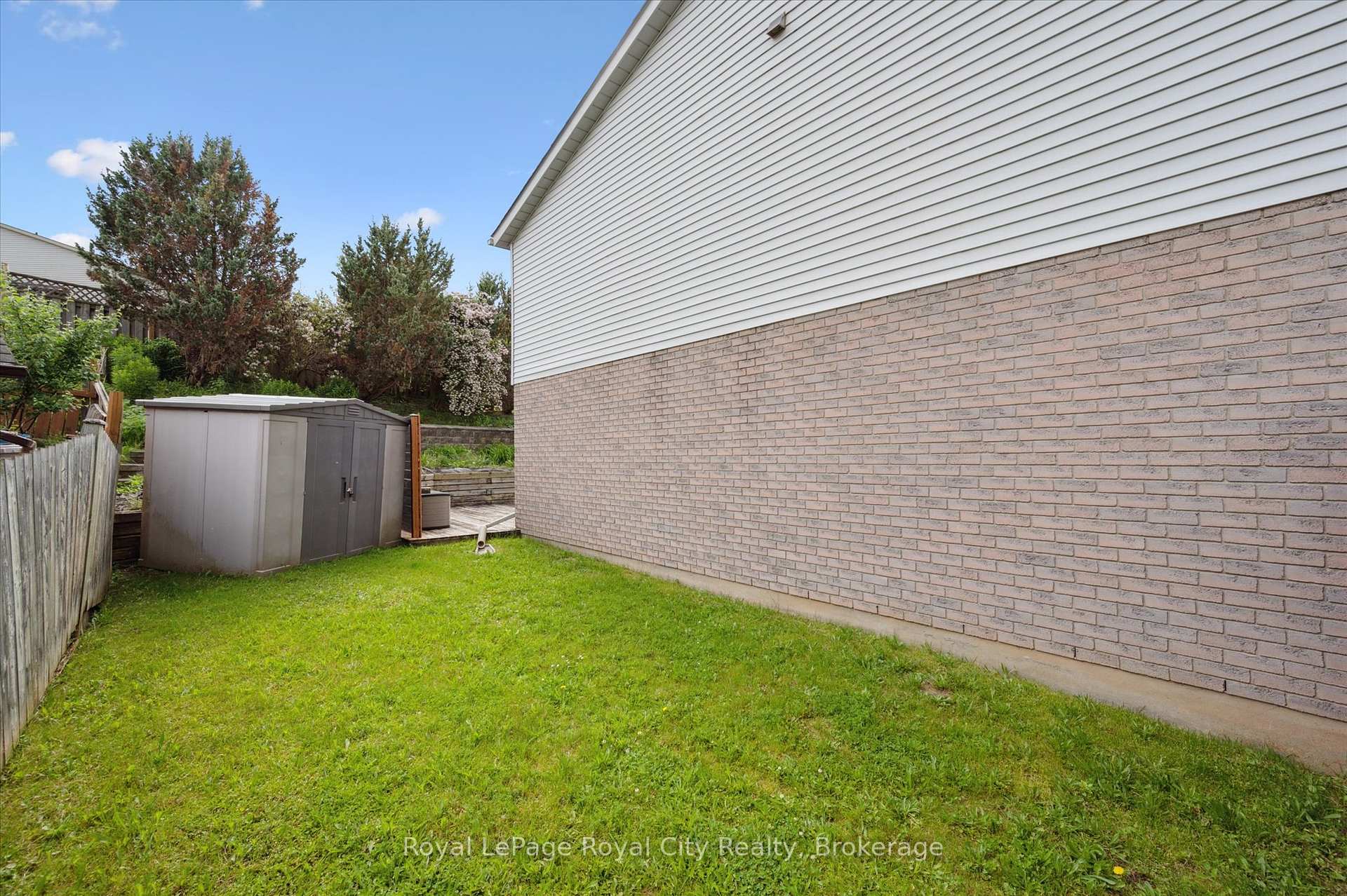 Photo 40 of 407 Otterbein Road, Kitchener — HOMEH
