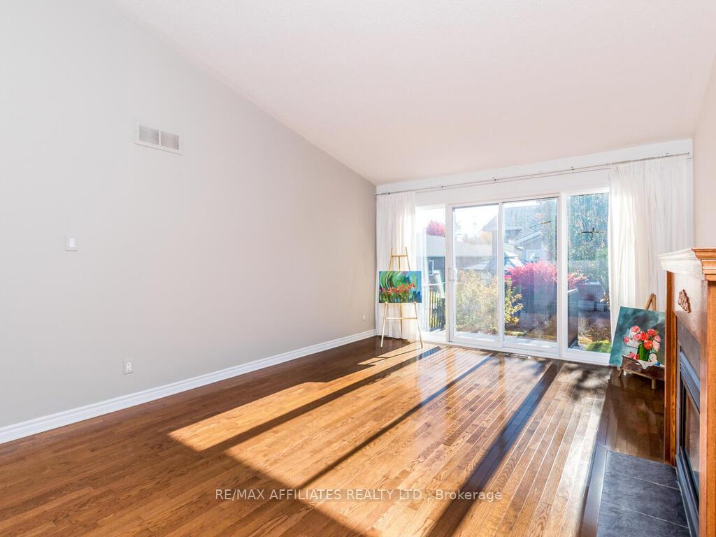 Photo 8 of 26 Nighthawk Crescent, Ottawa, Kanata - Bridlewood — HOMEH