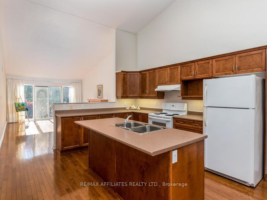 Photo 10 of 26 Nighthawk Crescent, Ottawa, Kanata - Bridlewood — HOMEH