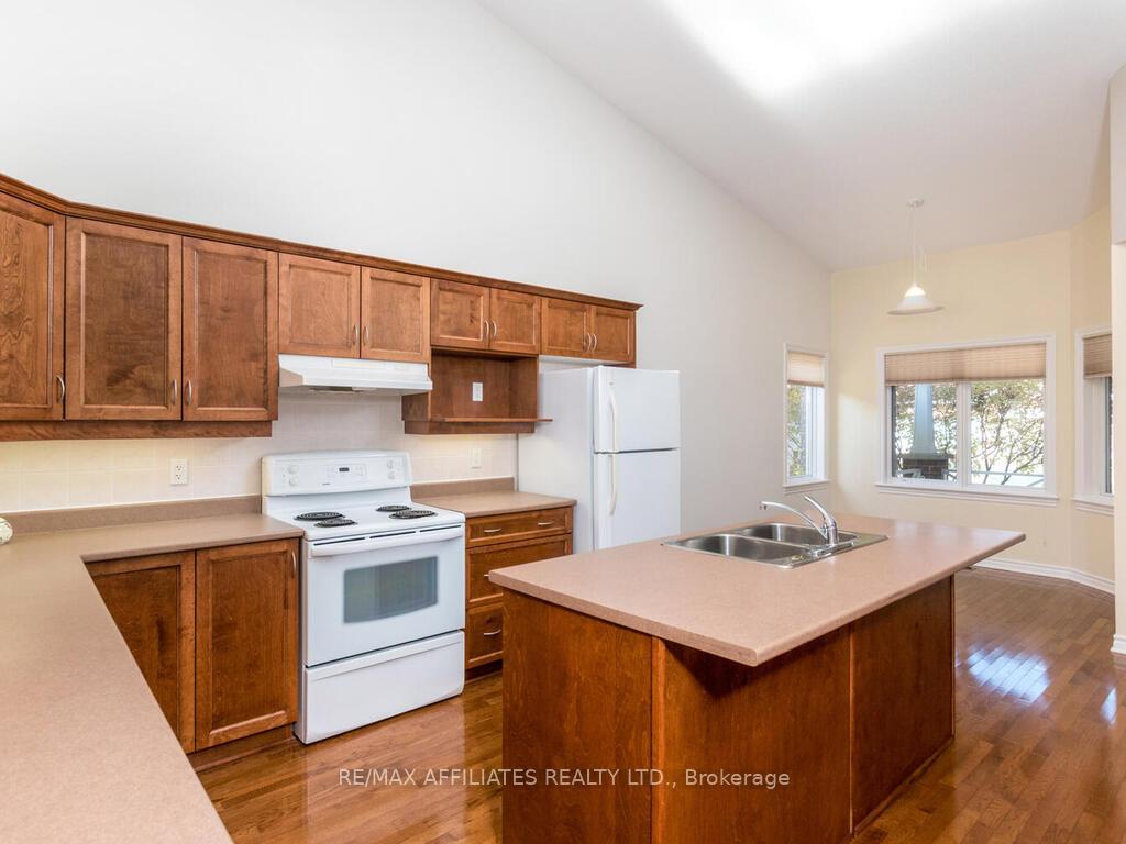 Photo 11 of 26 Nighthawk Crescent, Ottawa, Kanata - Bridlewood — HOMEH