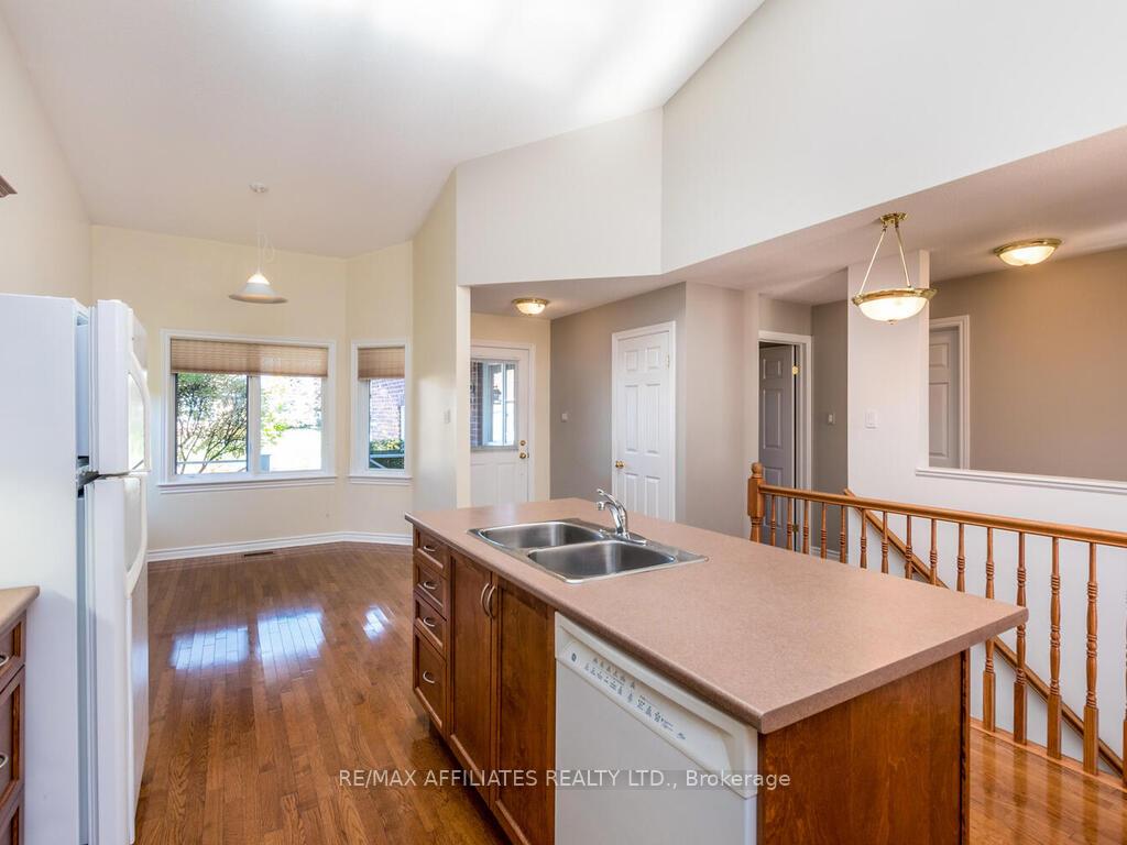 Photo 12 of 26 Nighthawk Crescent, Ottawa, Kanata - Bridlewood — HOMEH