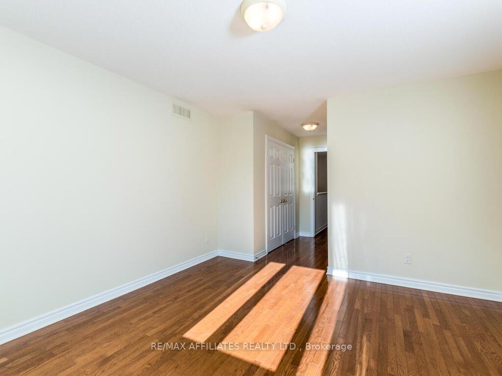 Photo 14 of 26 Nighthawk Crescent, Ottawa, Kanata - Bridlewood — HOMEH