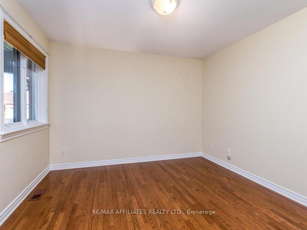 Photo 20 of 26 Nighthawk Crescent, Ottawa, Kanata - Bridlewood — HOMEH