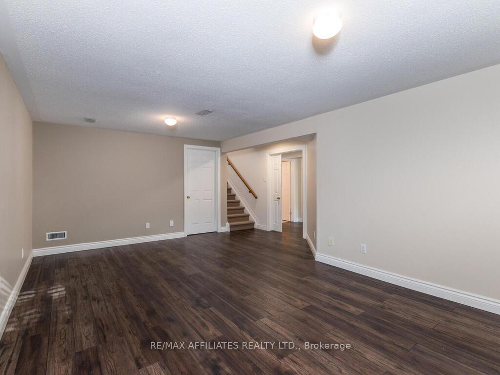 Photo 23 of 26 Nighthawk Crescent, Ottawa, Kanata - Bridlewood — HOMEH