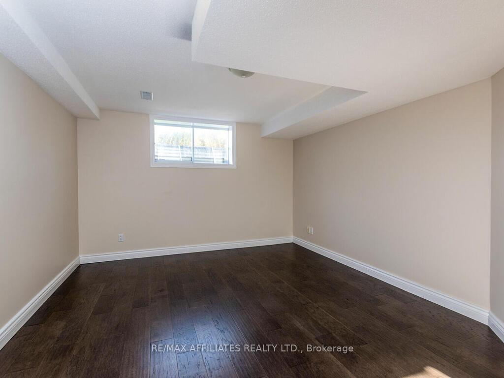Photo 24 of 26 Nighthawk Crescent, Ottawa, Kanata - Bridlewood — HOMEH