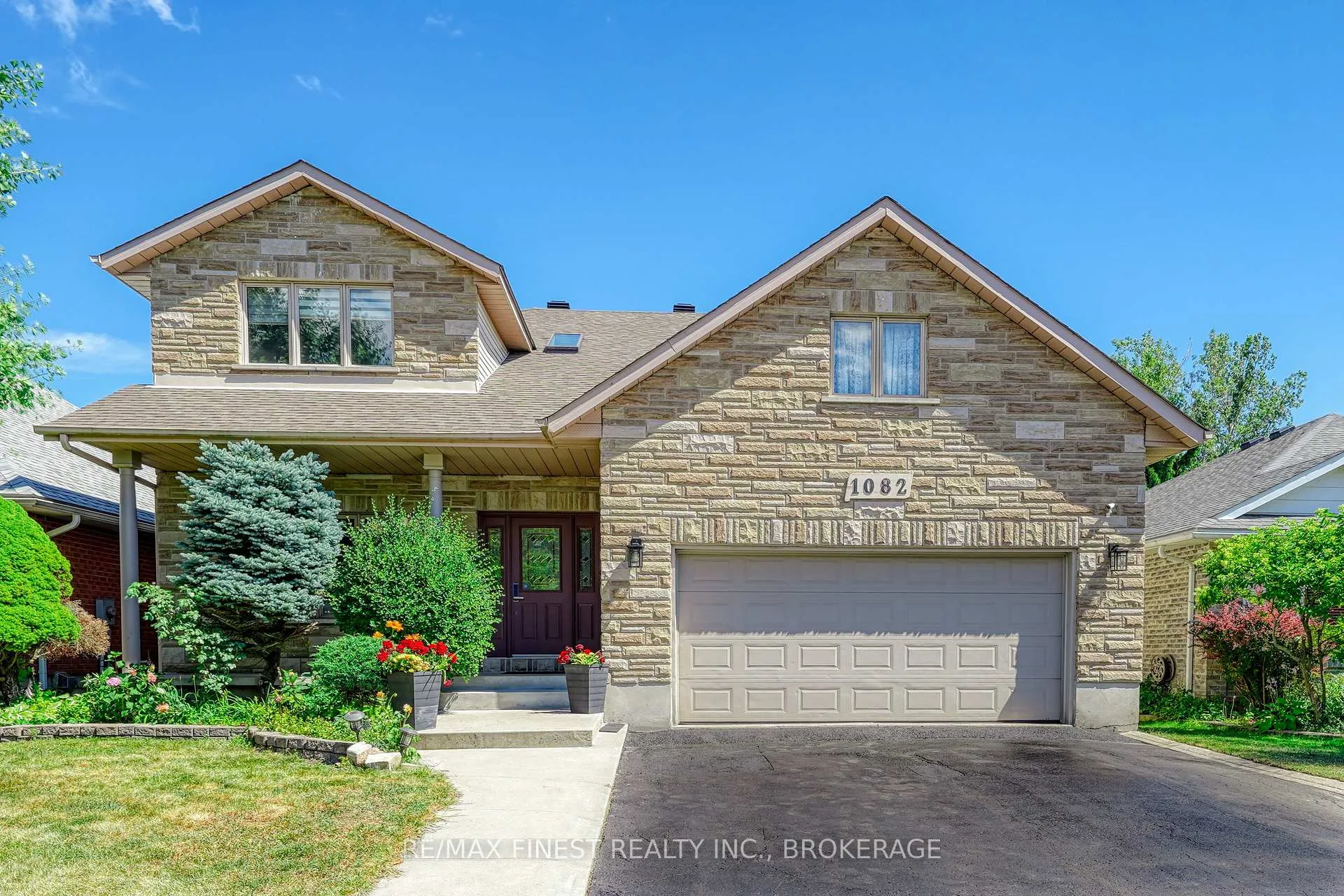 Front of 1082 Caitlin Crescent