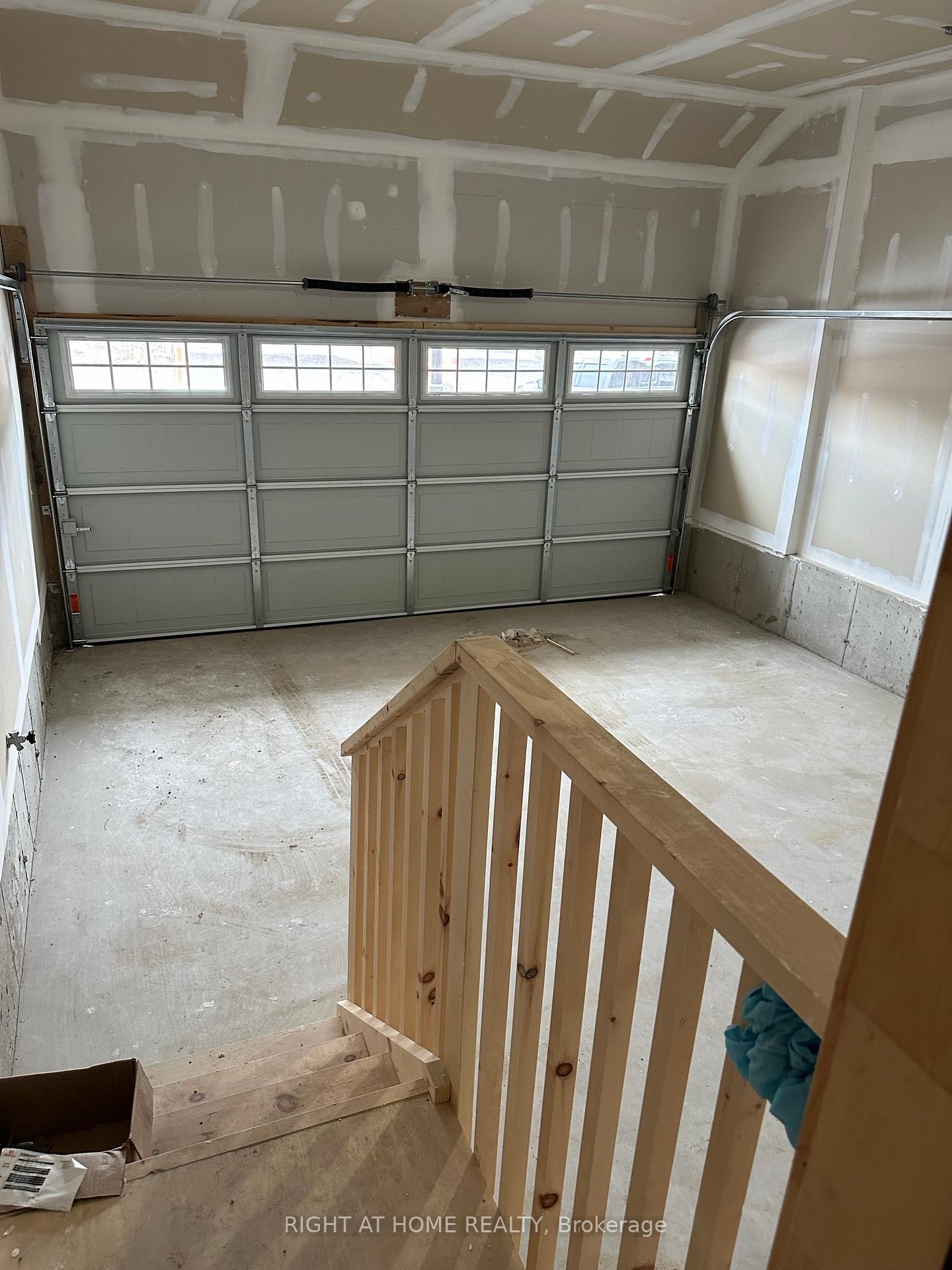 Photo 13 of 9 Golf Link Drive, Loyalist, Amherstview — HOMEH