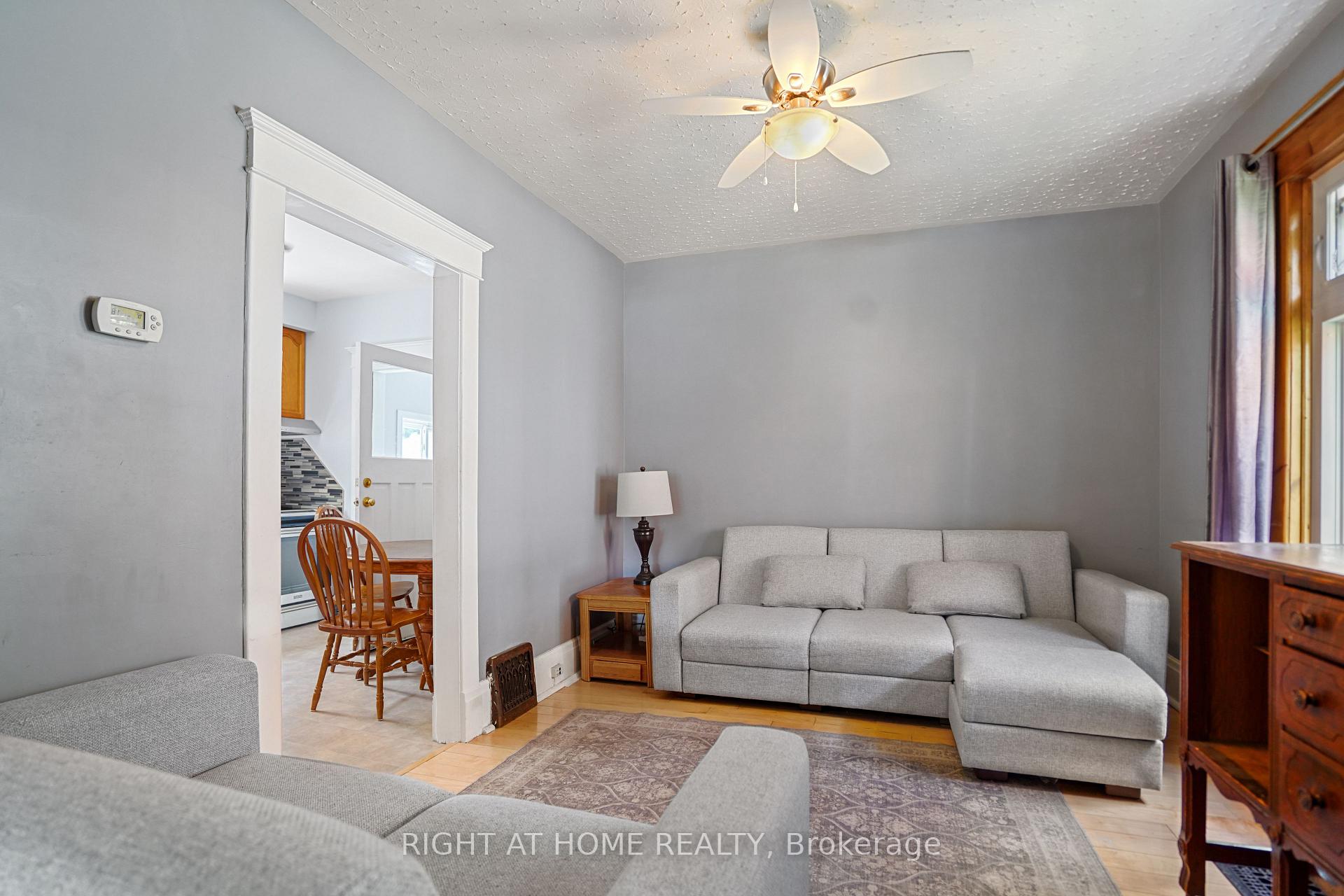 Photo 4 of 58 Pandora Avenue N, Kitchener — HOMEH