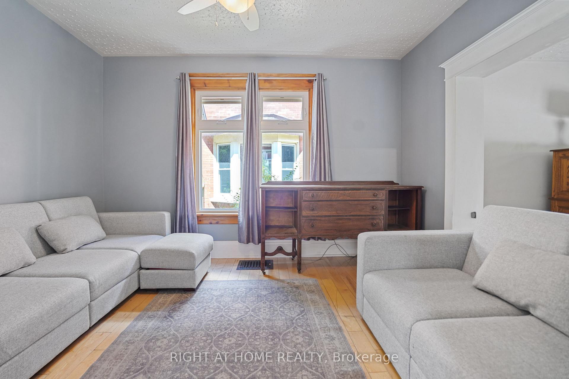 Photo 5 of 58 Pandora Avenue N, Kitchener — HOMEH