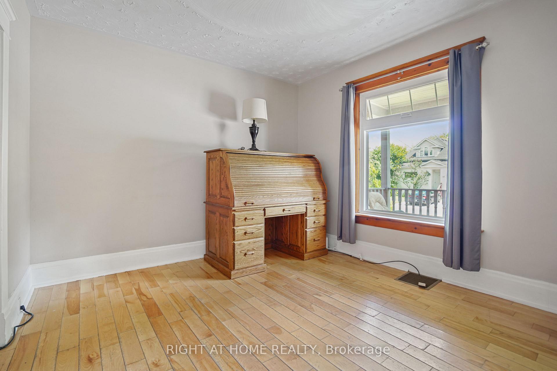 Photo 7 of 58 Pandora Avenue N, Kitchener — HOMEH