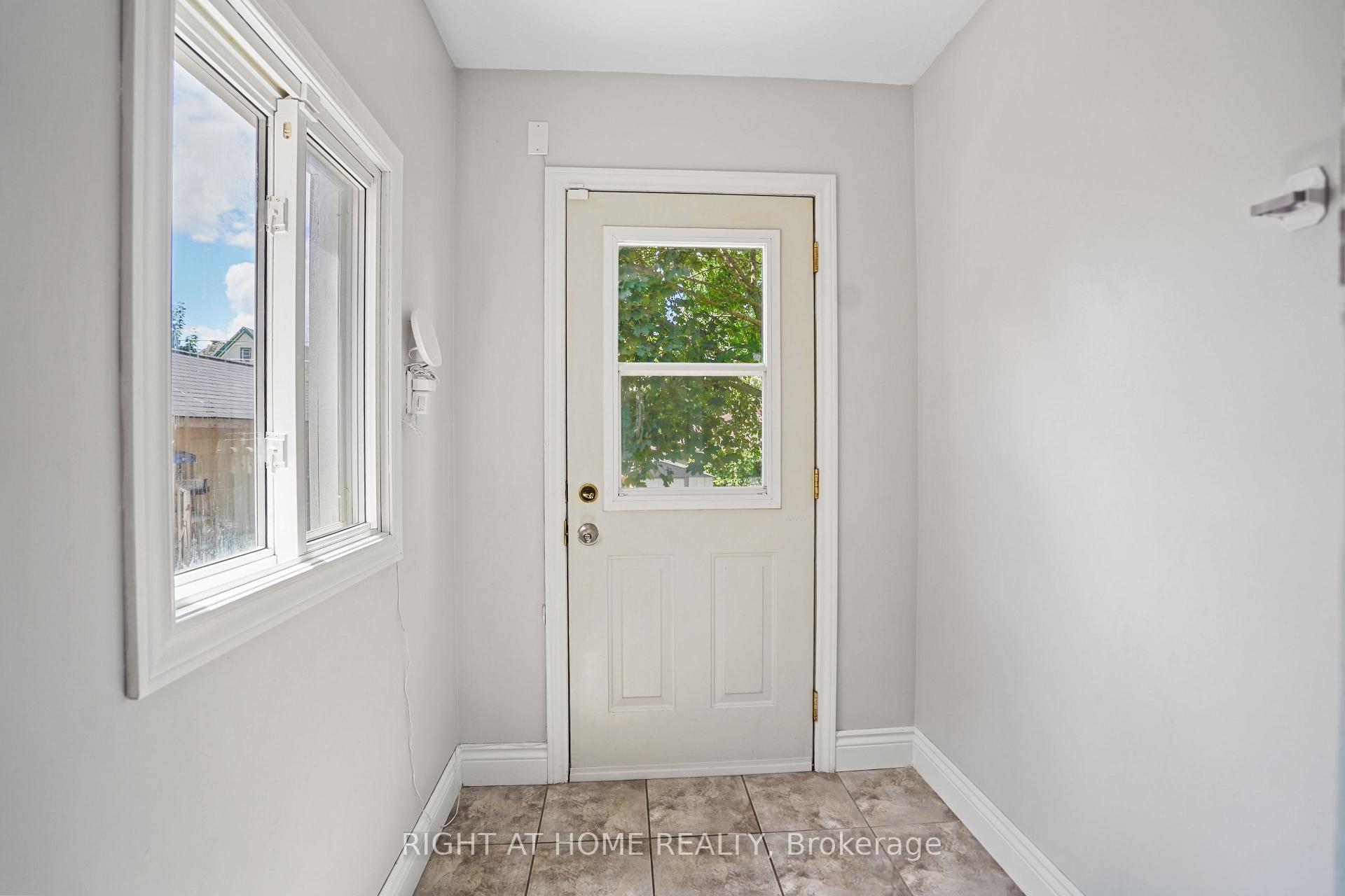 Photo 11 of 58 Pandora Avenue N, Kitchener — HOMEH