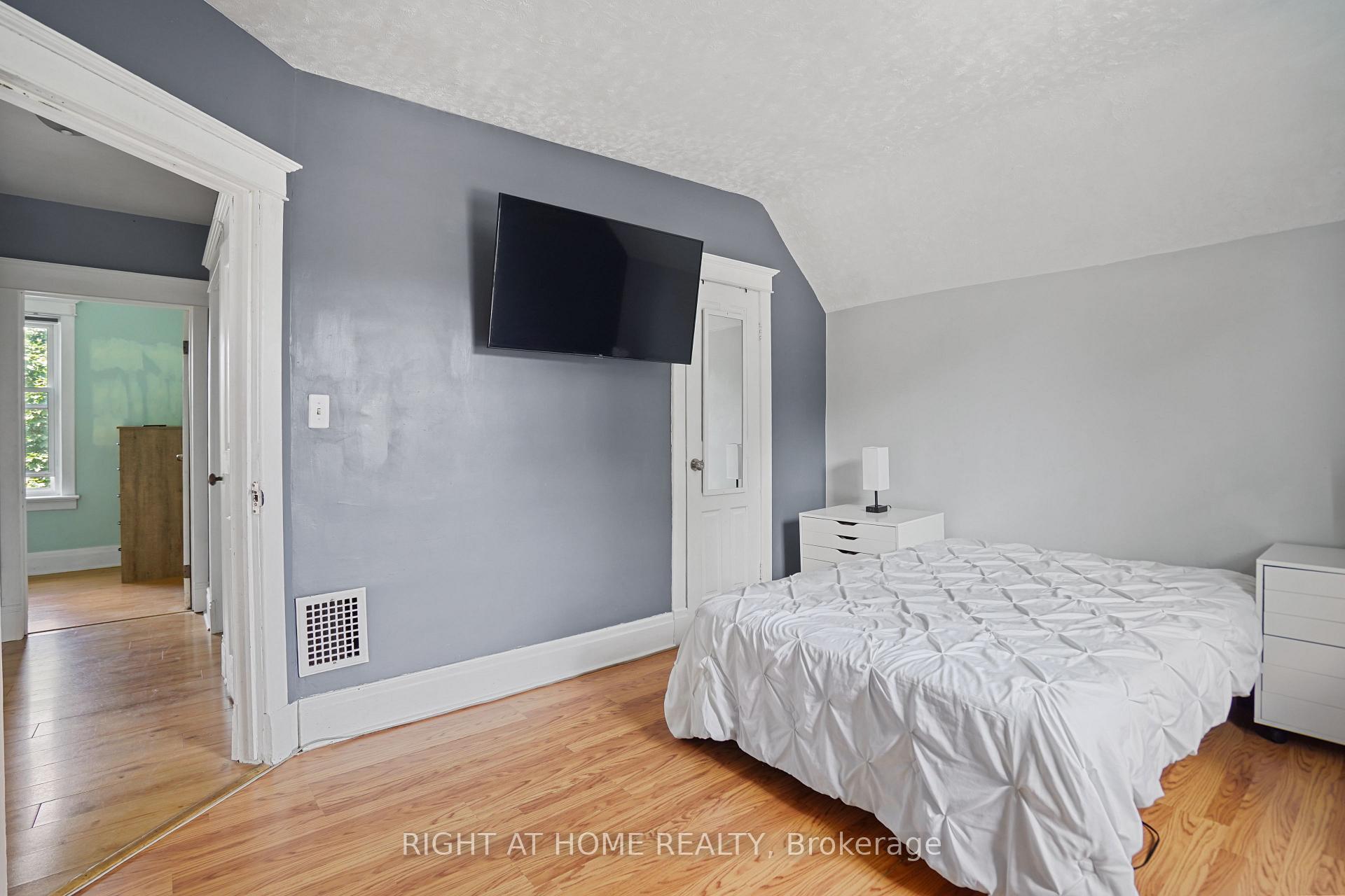 Photo 17 of 58 Pandora Avenue N, Kitchener — HOMEH