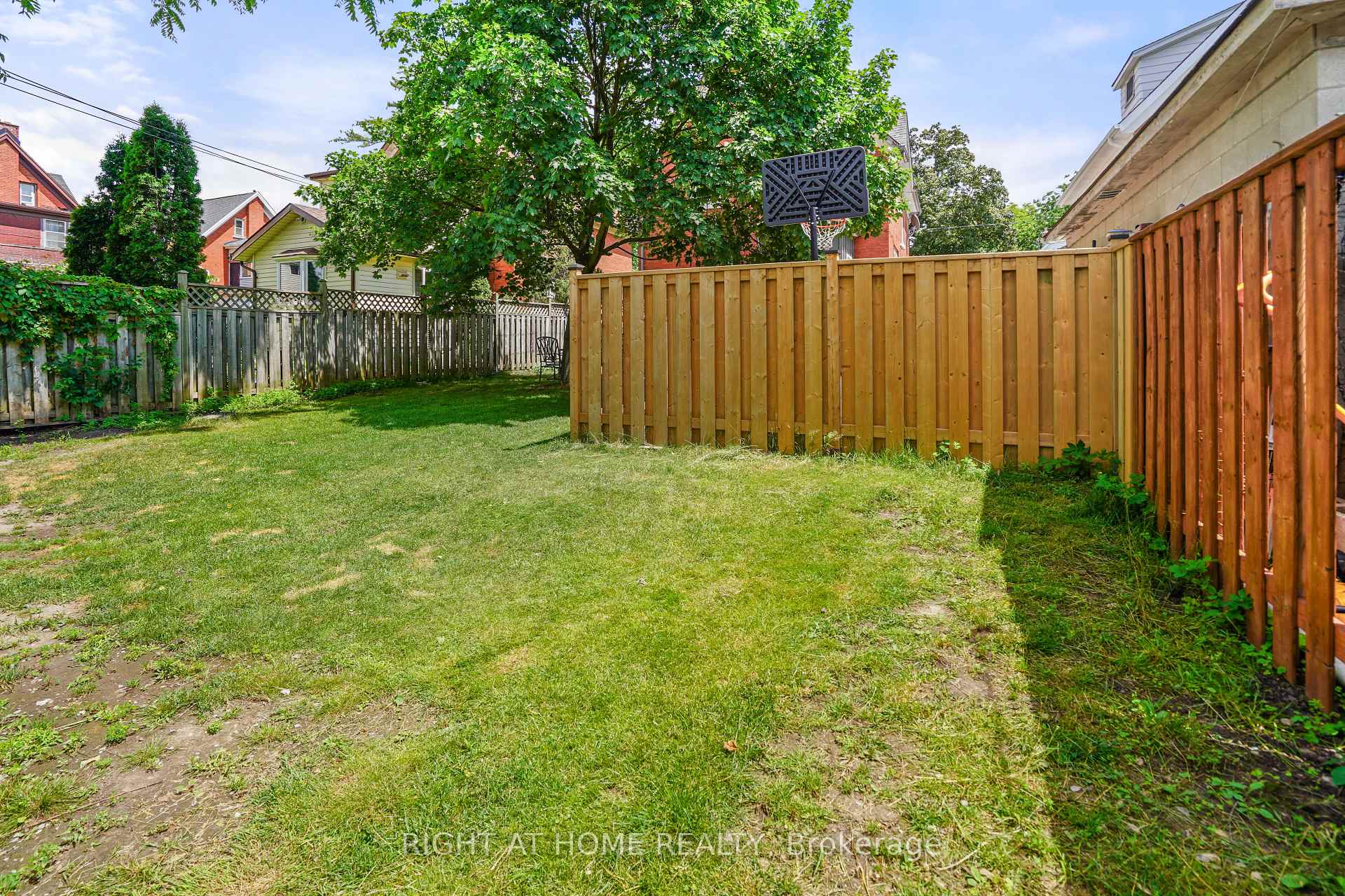 Photo 30 of 58 Pandora Avenue N, Kitchener — HOMEH