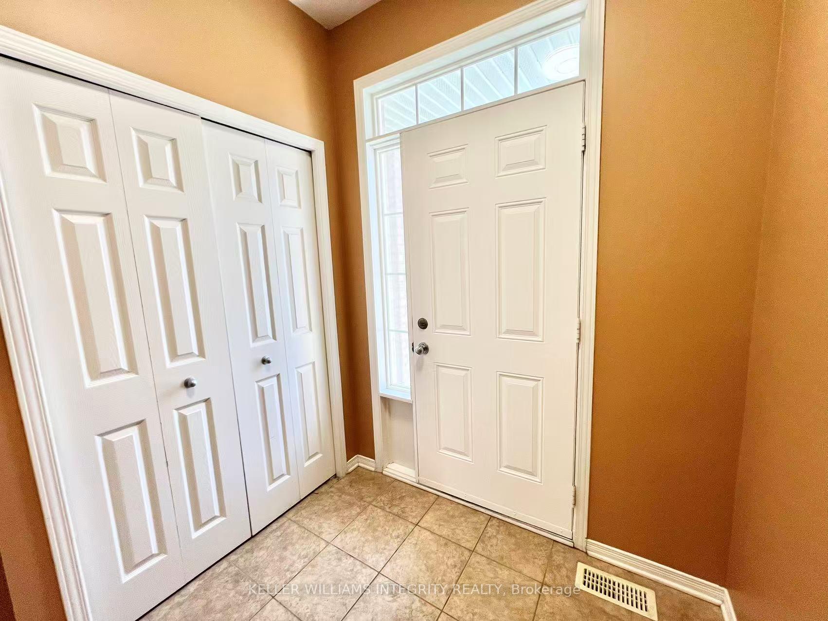 Photo 2 of 141 Gatespark Private, Ottawa, Kanata - Kanata Lakes/Heritage Hills — HOMEH