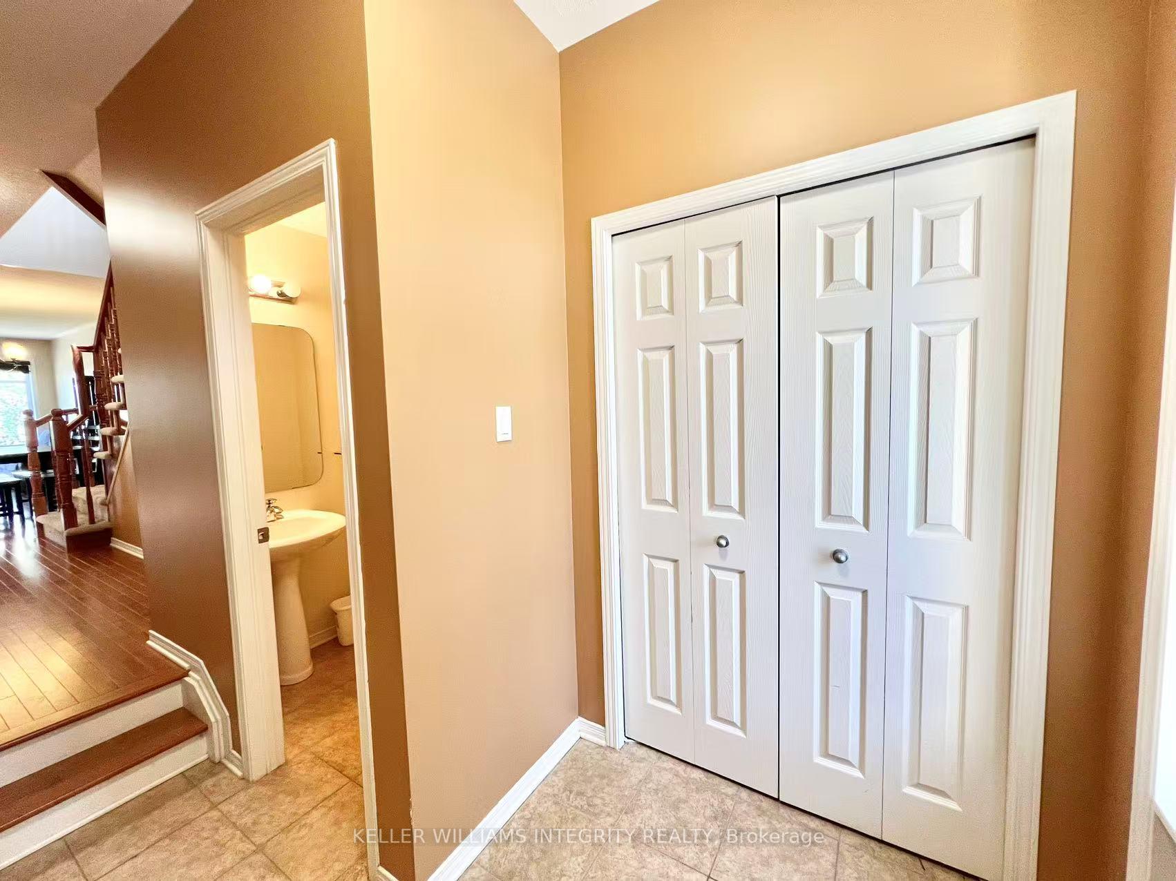 Photo 3 of 141 Gatespark Private, Ottawa, Kanata - Kanata Lakes/Heritage Hills — HOMEH