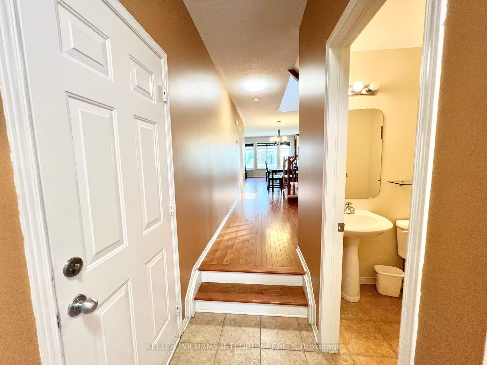 Photo 4 of 141 Gatespark Private, Ottawa, Kanata - Kanata Lakes/Heritage Hills — HOMEH
