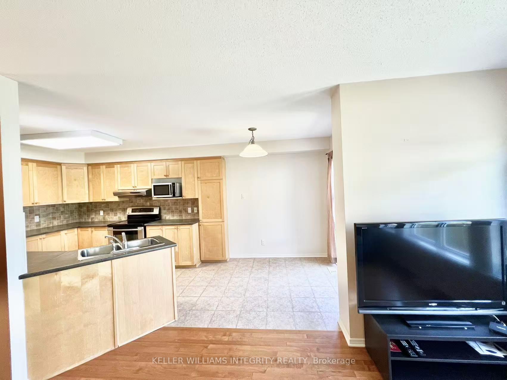 Photo 15 of 141 Gatespark Private, Ottawa, Kanata - Kanata Lakes/Heritage Hills — HOMEH
