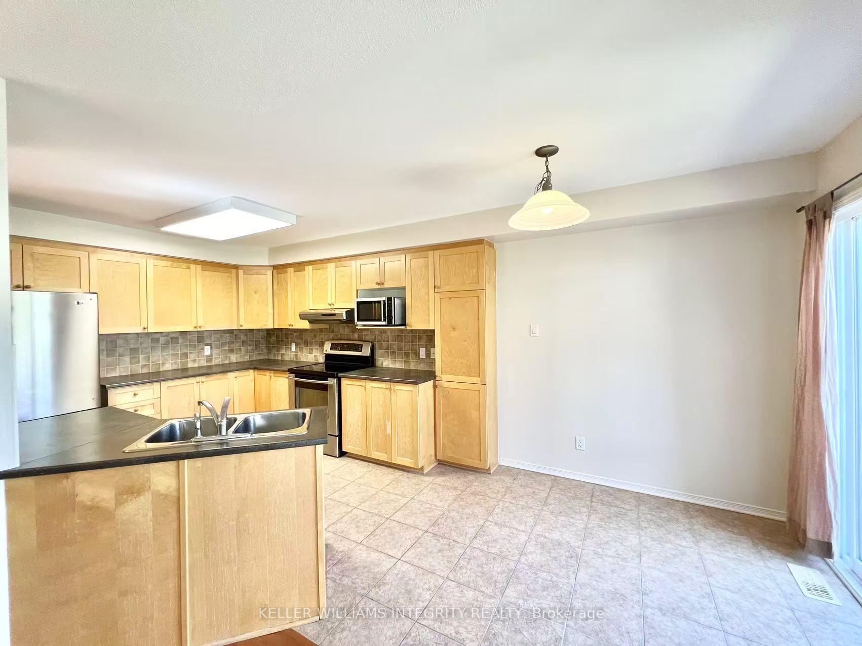 Photo 16 of 141 Gatespark Private, Ottawa, Kanata - Kanata Lakes/Heritage Hills — HOMEH
