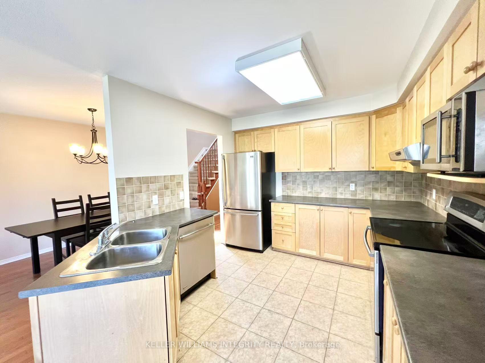 Photo 19 of 141 Gatespark Private, Ottawa, Kanata - Kanata Lakes/Heritage Hills — HOMEH