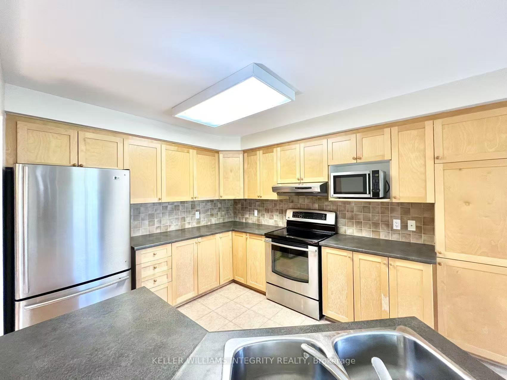 Photo 20 of 141 Gatespark Private, Ottawa, Kanata - Kanata Lakes/Heritage Hills — HOMEH