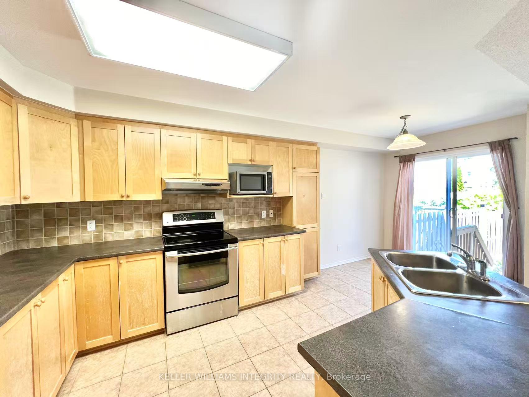 Photo 21 of 141 Gatespark Private, Ottawa, Kanata - Kanata Lakes/Heritage Hills — HOMEH