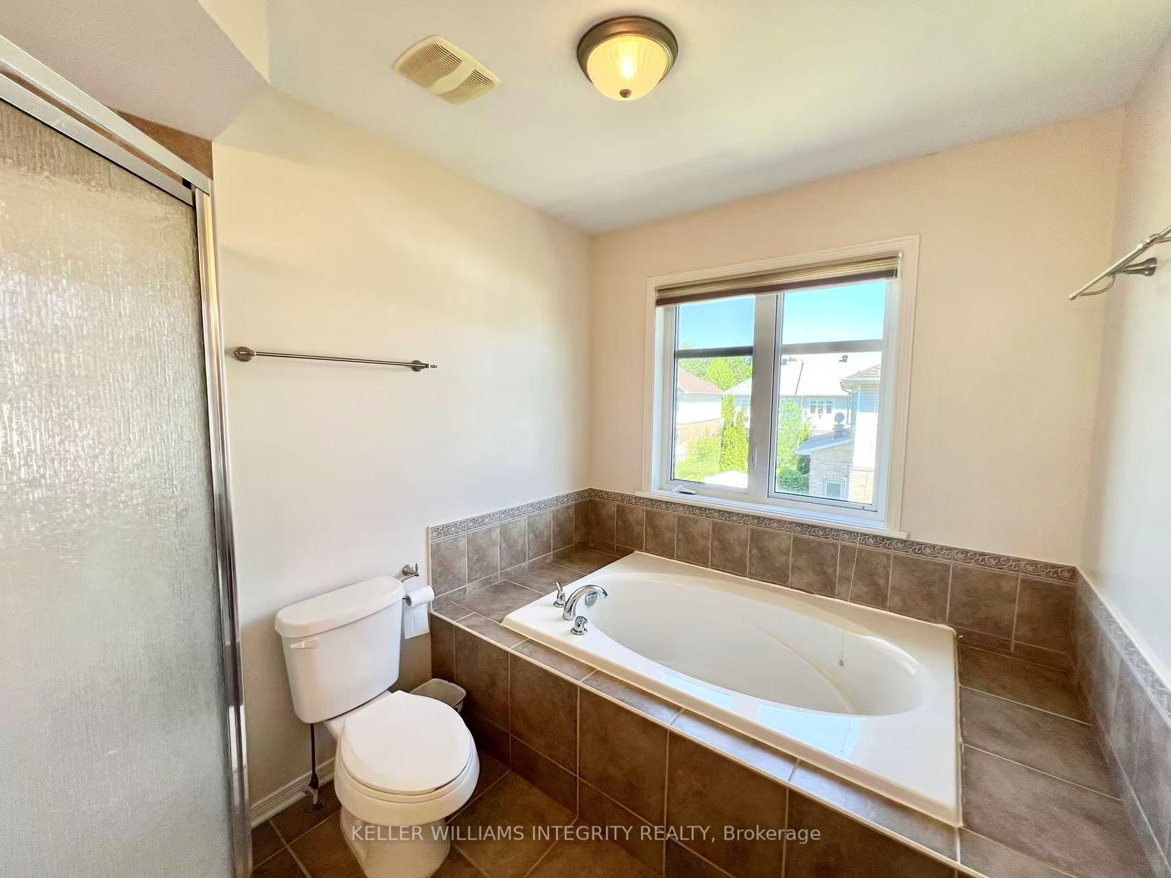 Photo 27 of 141 Gatespark Private, Ottawa, Kanata - Kanata Lakes/Heritage Hills — HOMEH