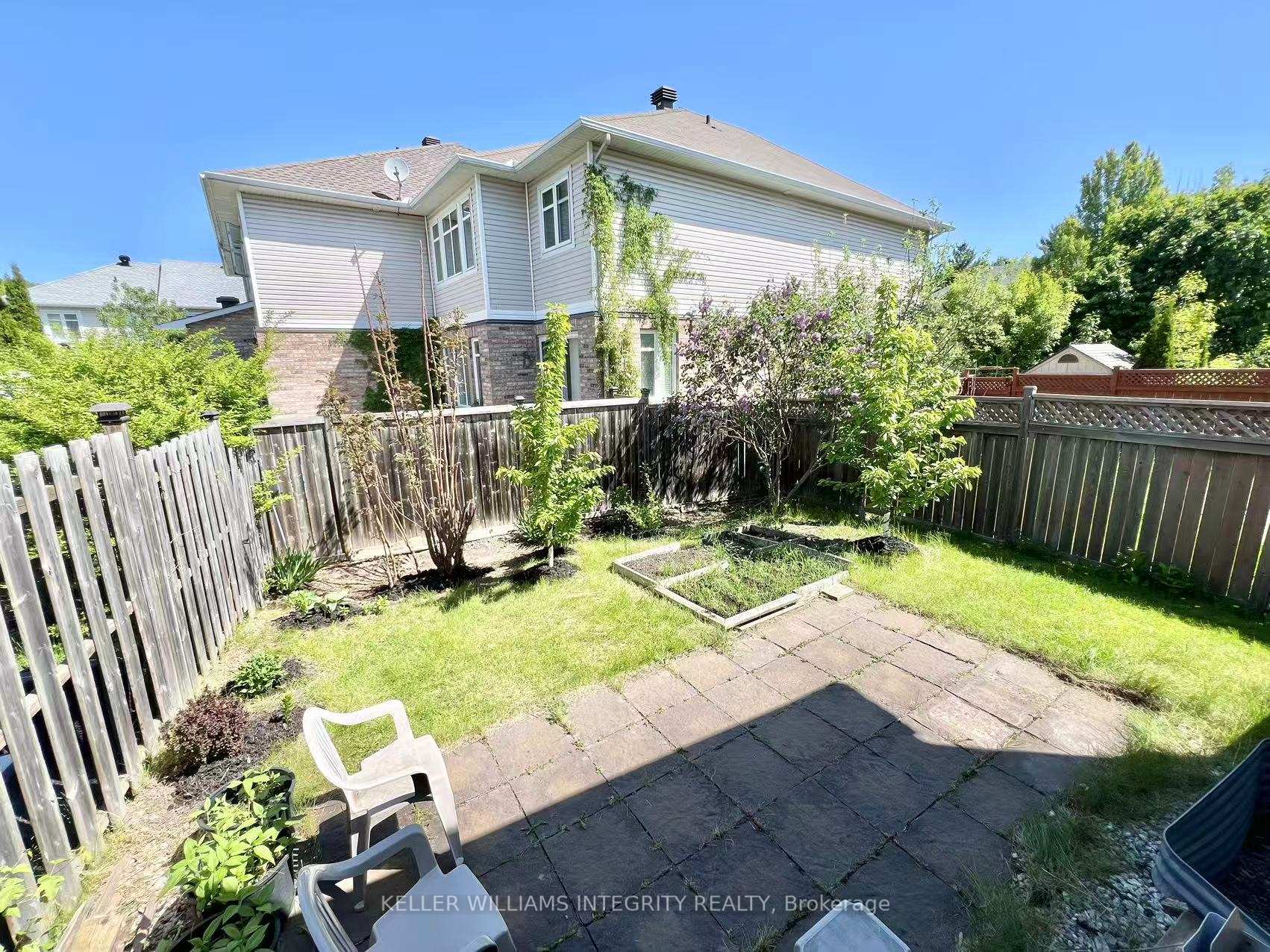 Photo 40 of 141 Gatespark Private, Ottawa, Kanata - Kanata Lakes/Heritage Hills — HOMEH