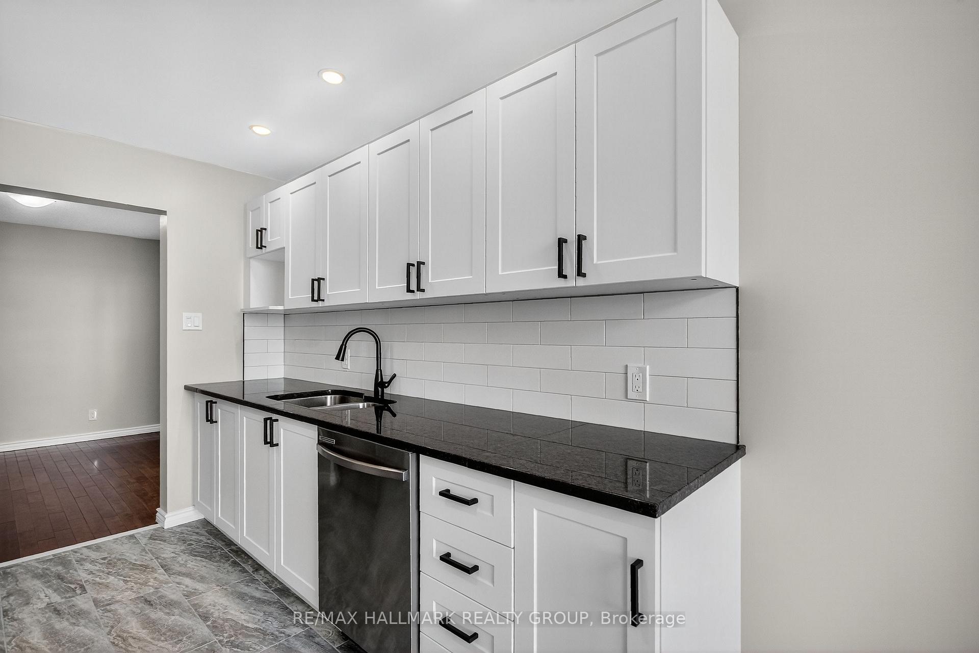 Photo 5 of 1243 Klondike Road, Ottawa, Kanata - Morgan's Grant/South March — HOMEH