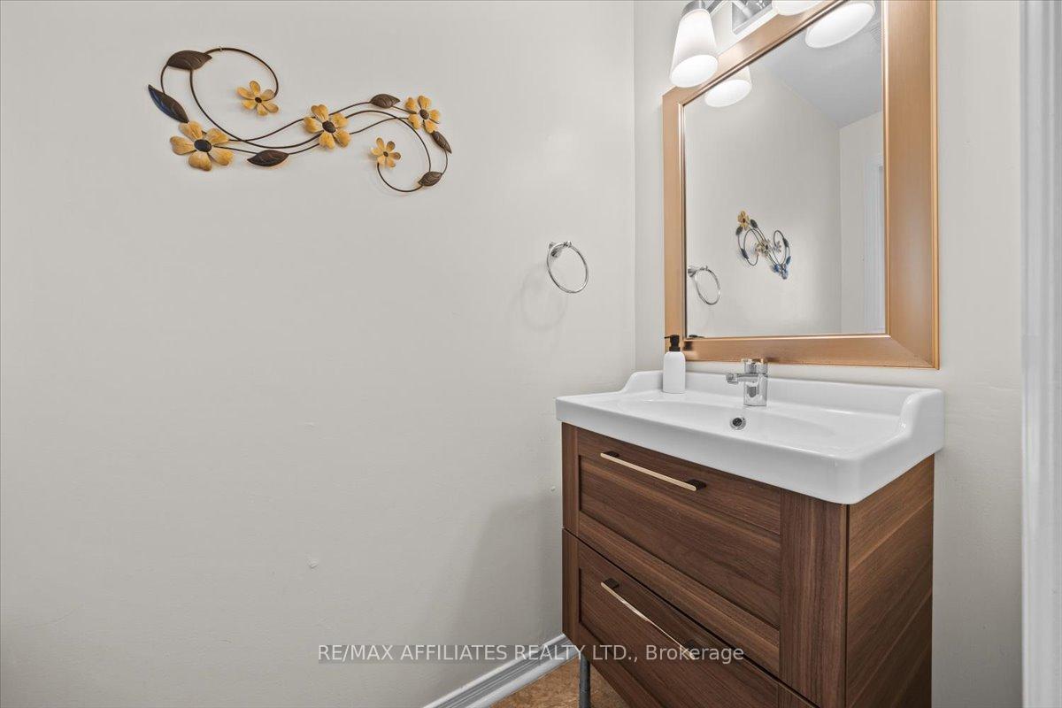 Photo 5 of 93 Springcreek Crescent, Ottawa, Kanata - Bridlewood — HOMEH