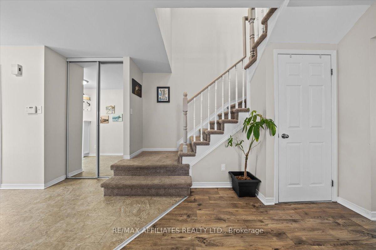 Photo 9 of 93 Springcreek Crescent, Ottawa, Kanata - Bridlewood — HOMEH