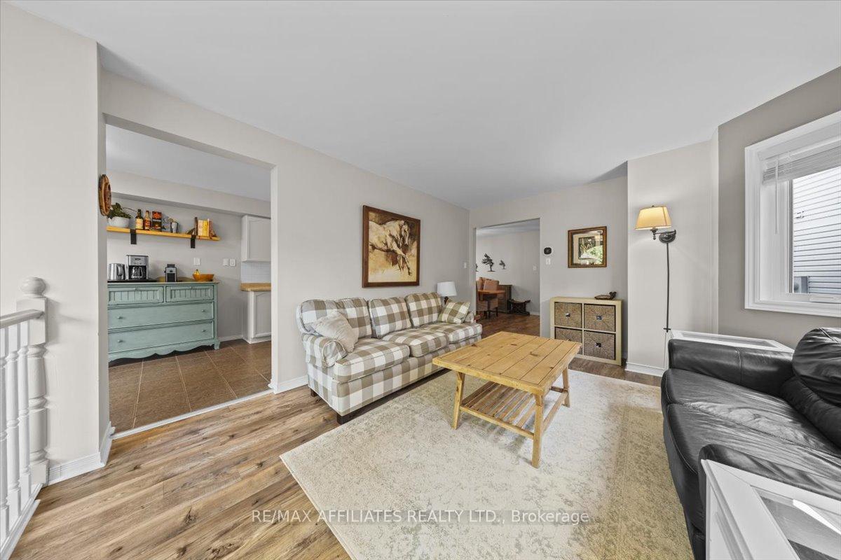 Photo 12 of 93 Springcreek Crescent, Ottawa, Kanata - Bridlewood — HOMEH