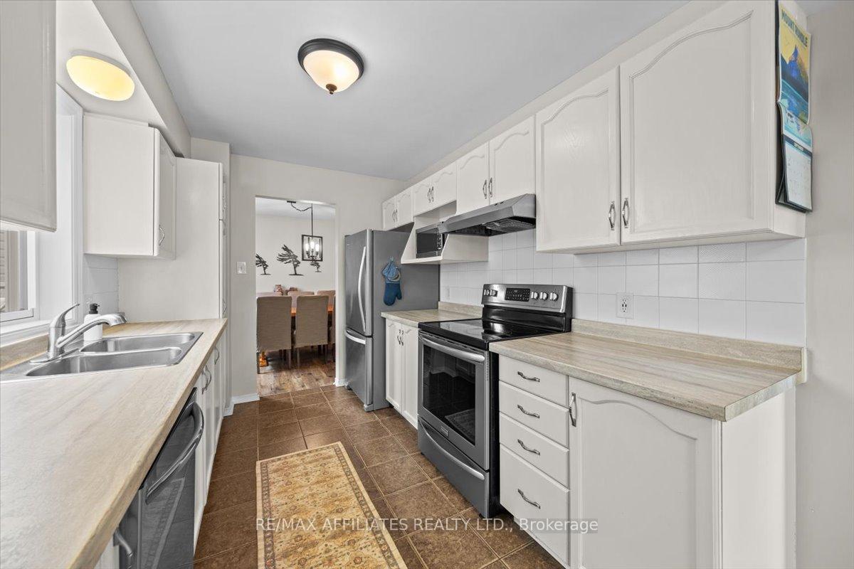 Photo 15 of 93 Springcreek Crescent, Ottawa, Kanata - Bridlewood — HOMEH