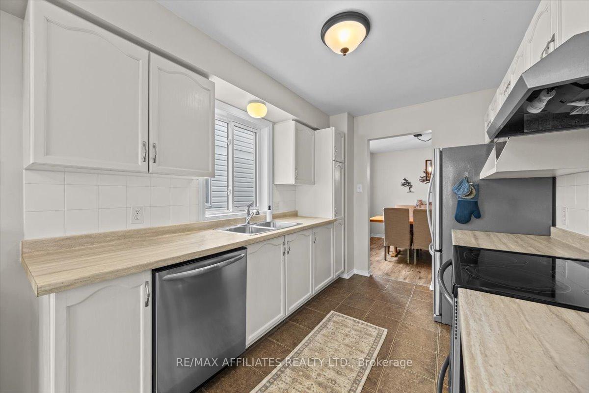 Photo 16 of 93 Springcreek Crescent, Ottawa, Kanata - Bridlewood — HOMEH
