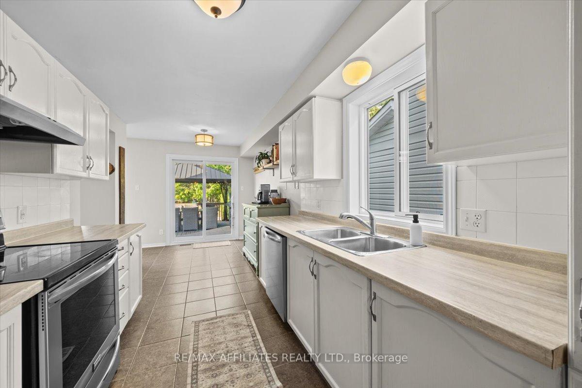 Photo 17 of 93 Springcreek Crescent, Ottawa, Kanata - Bridlewood — HOMEH