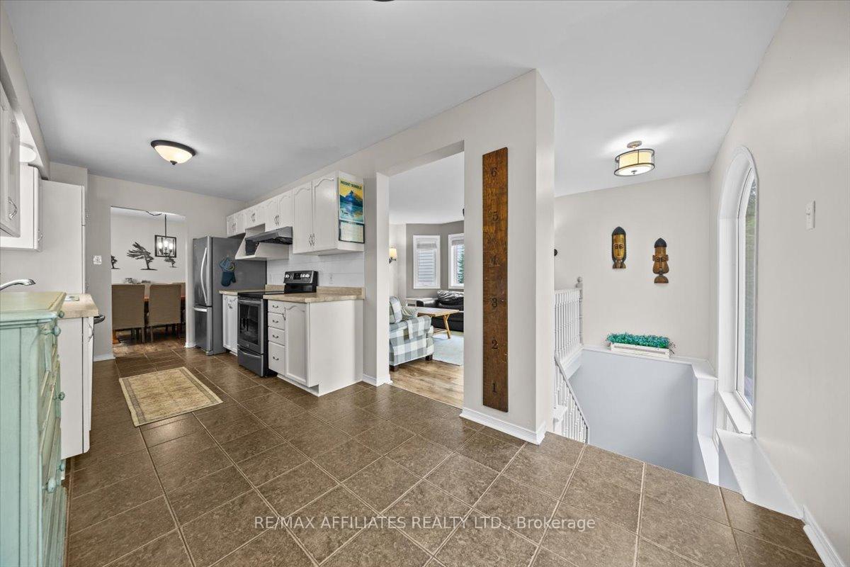 Photo 18 of 93 Springcreek Crescent, Ottawa, Kanata - Bridlewood — HOMEH
