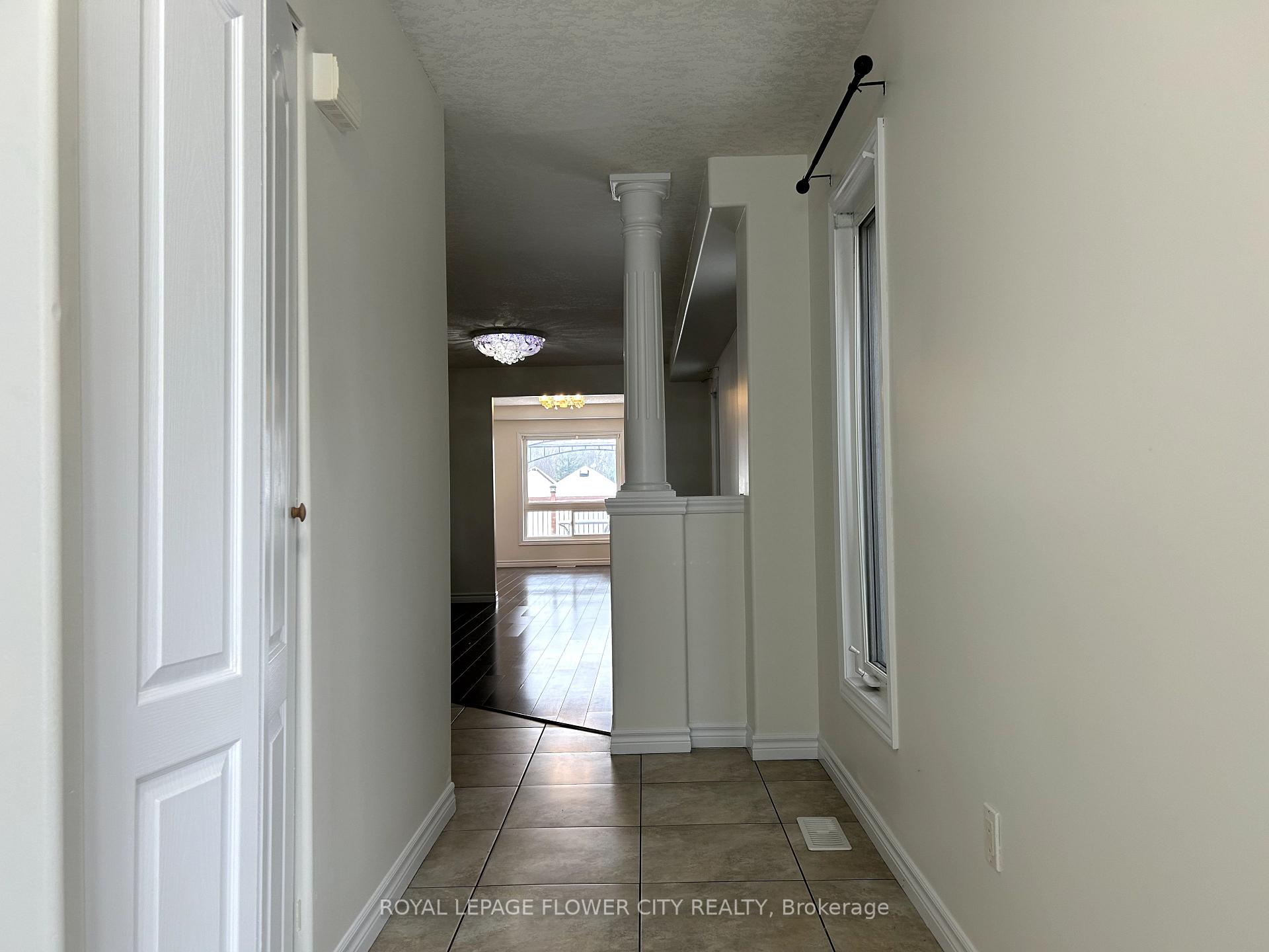 Photo 2 of 956 Bianca Court, Kitchener, Huron Park — HOMEH
