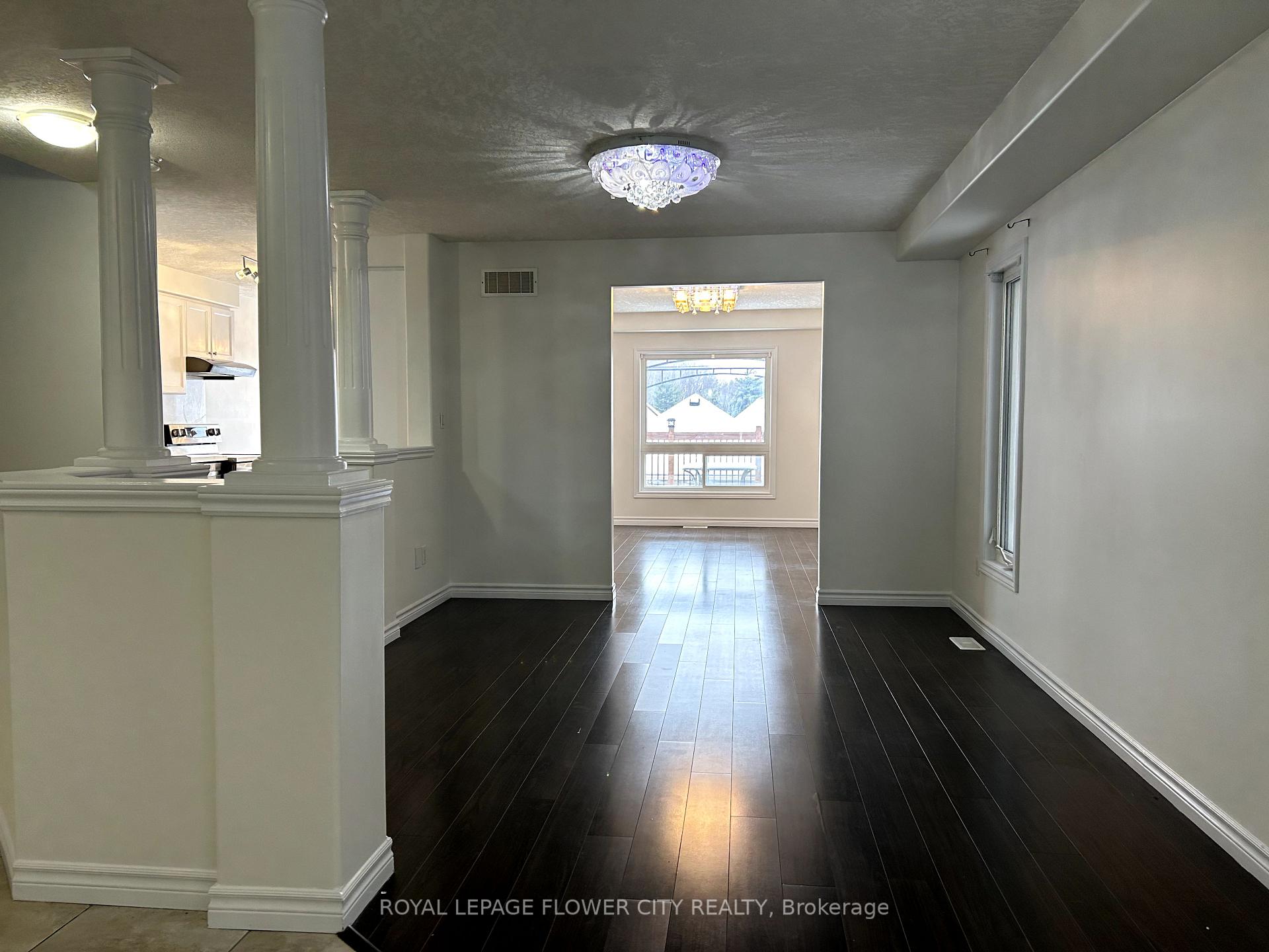 Photo 3 of 956 Bianca Court, Kitchener, Huron Park — HOMEH