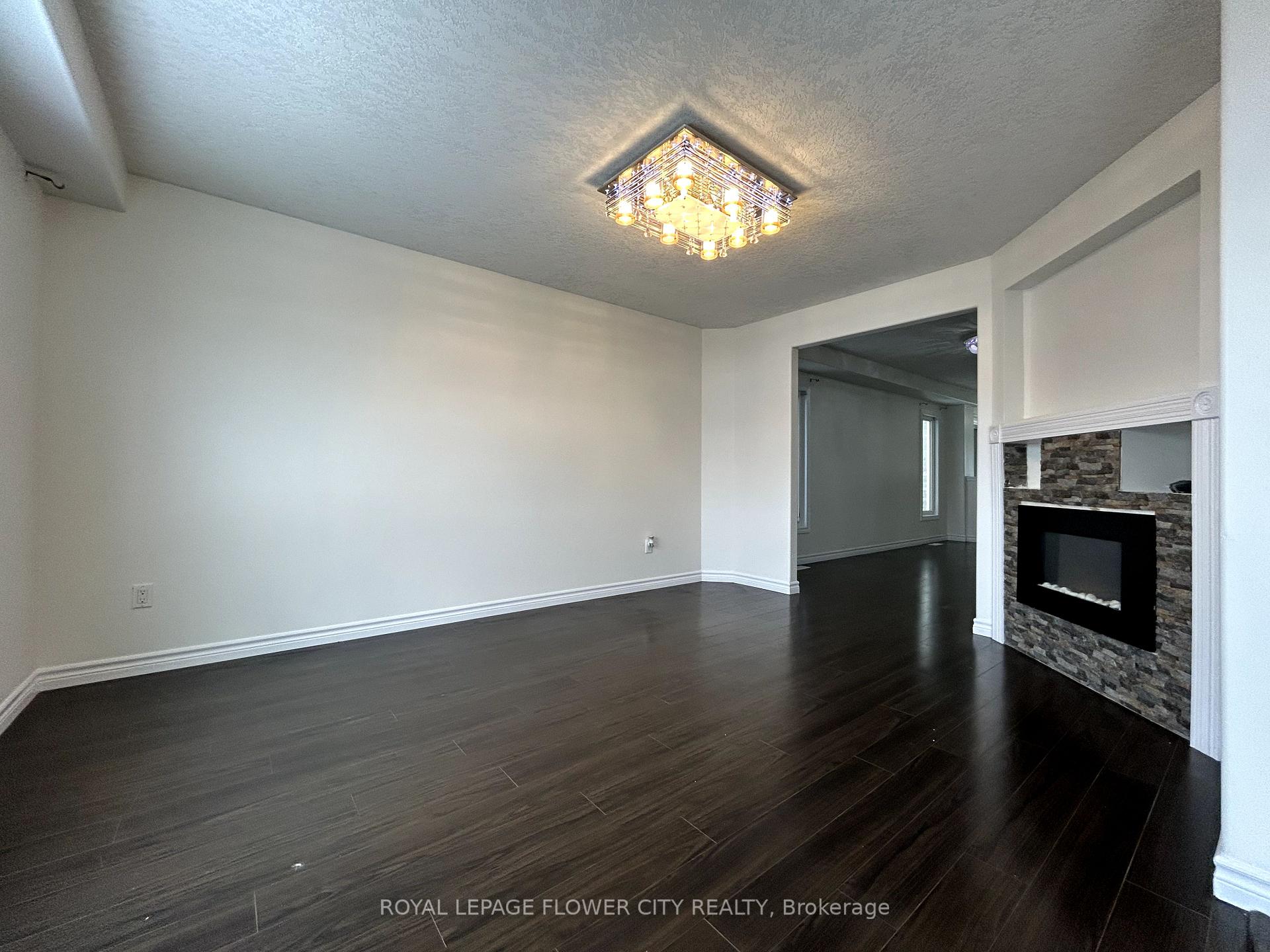 Photo 5 of 956 Bianca Court, Kitchener, Huron Park — HOMEH
