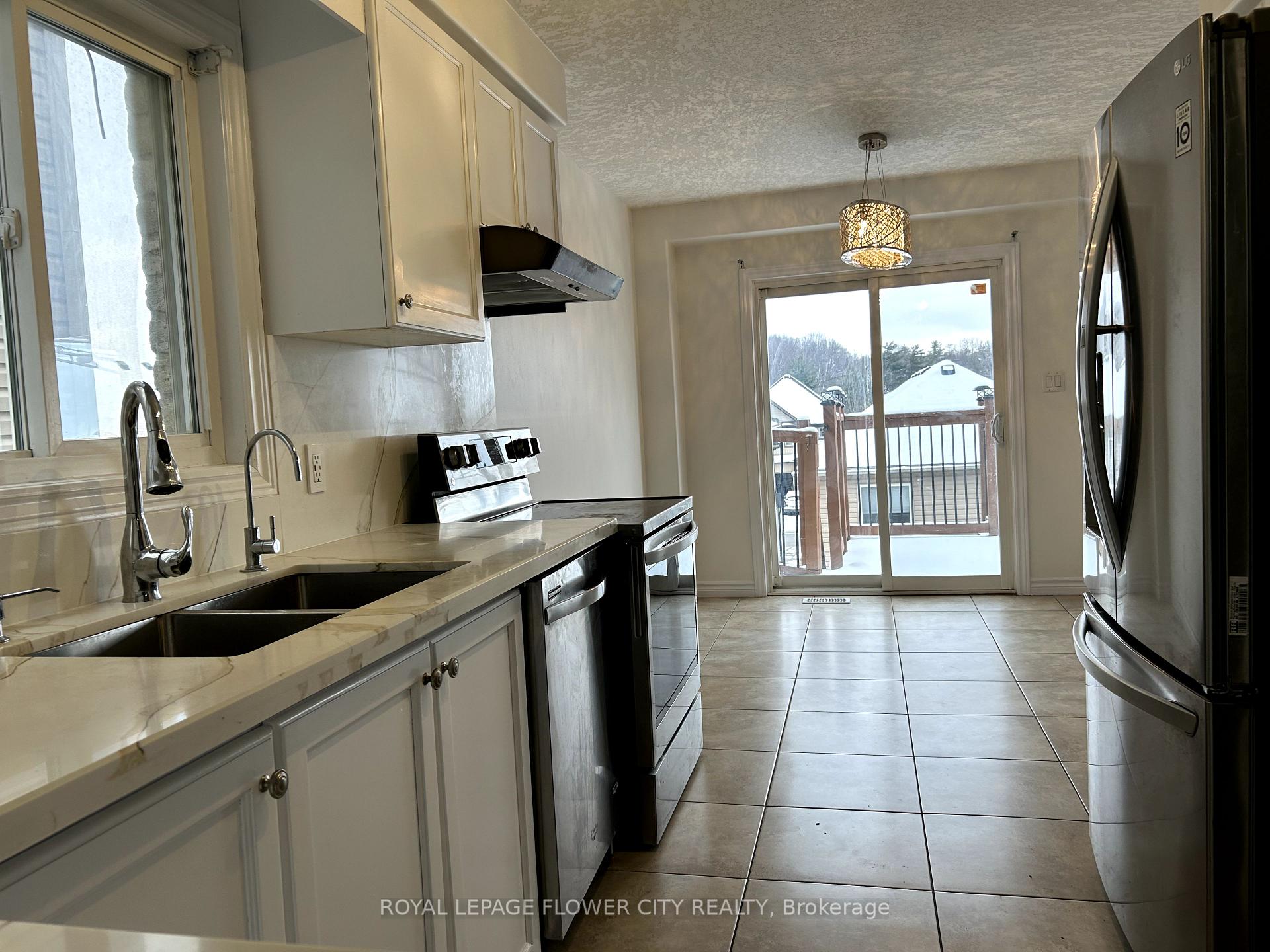Photo 9 of 956 Bianca Court, Kitchener, Huron Park — HOMEH