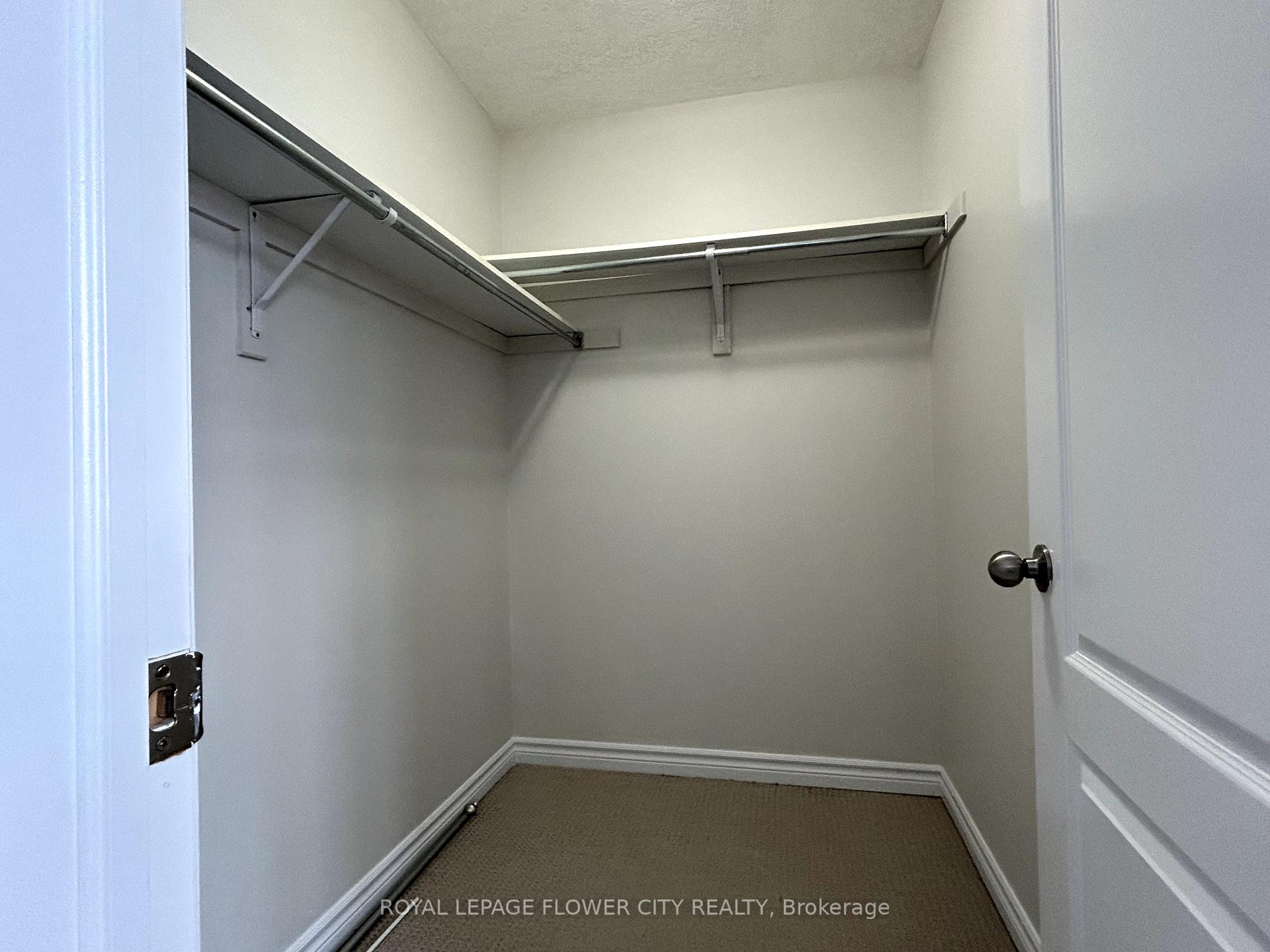 Photo 16 of 956 Bianca Court, Kitchener, Huron Park — HOMEH
