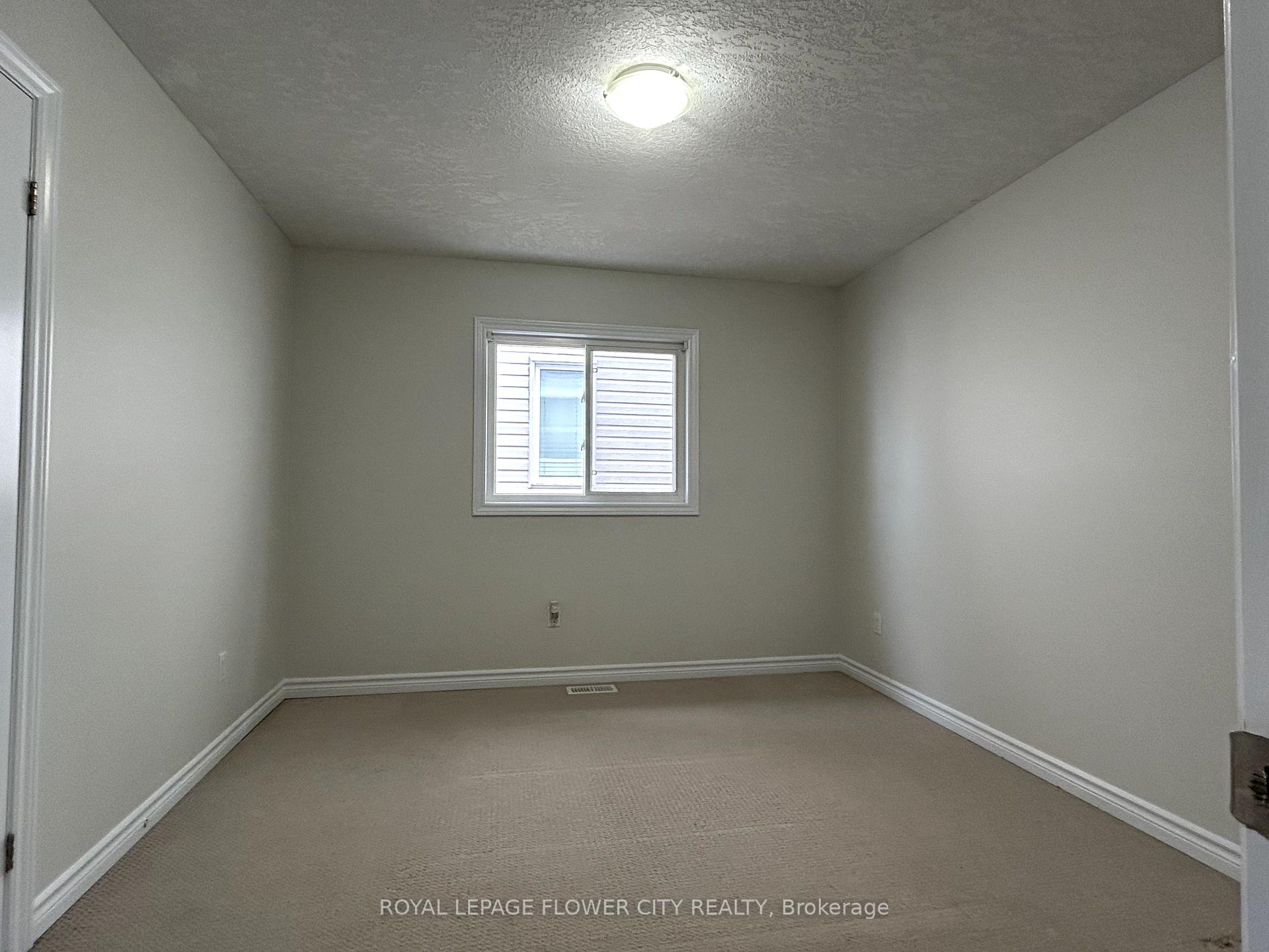 Photo 20 of 956 Bianca Court, Kitchener, Huron Park — HOMEH