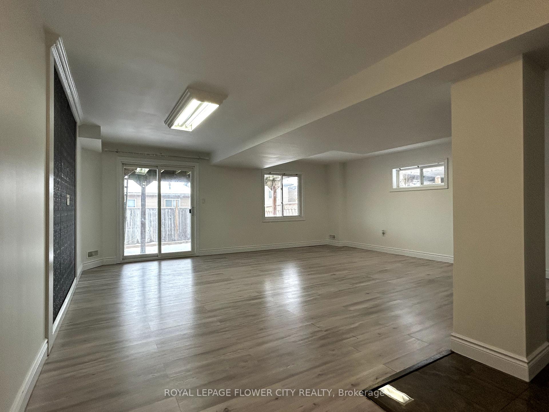 Photo 32 of 956 Bianca Court, Kitchener, Huron Park — HOMEH