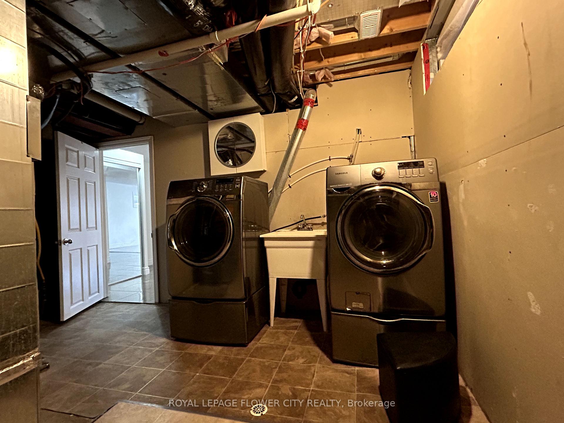 Photo 35 of 956 Bianca Court, Kitchener, Huron Park — HOMEH