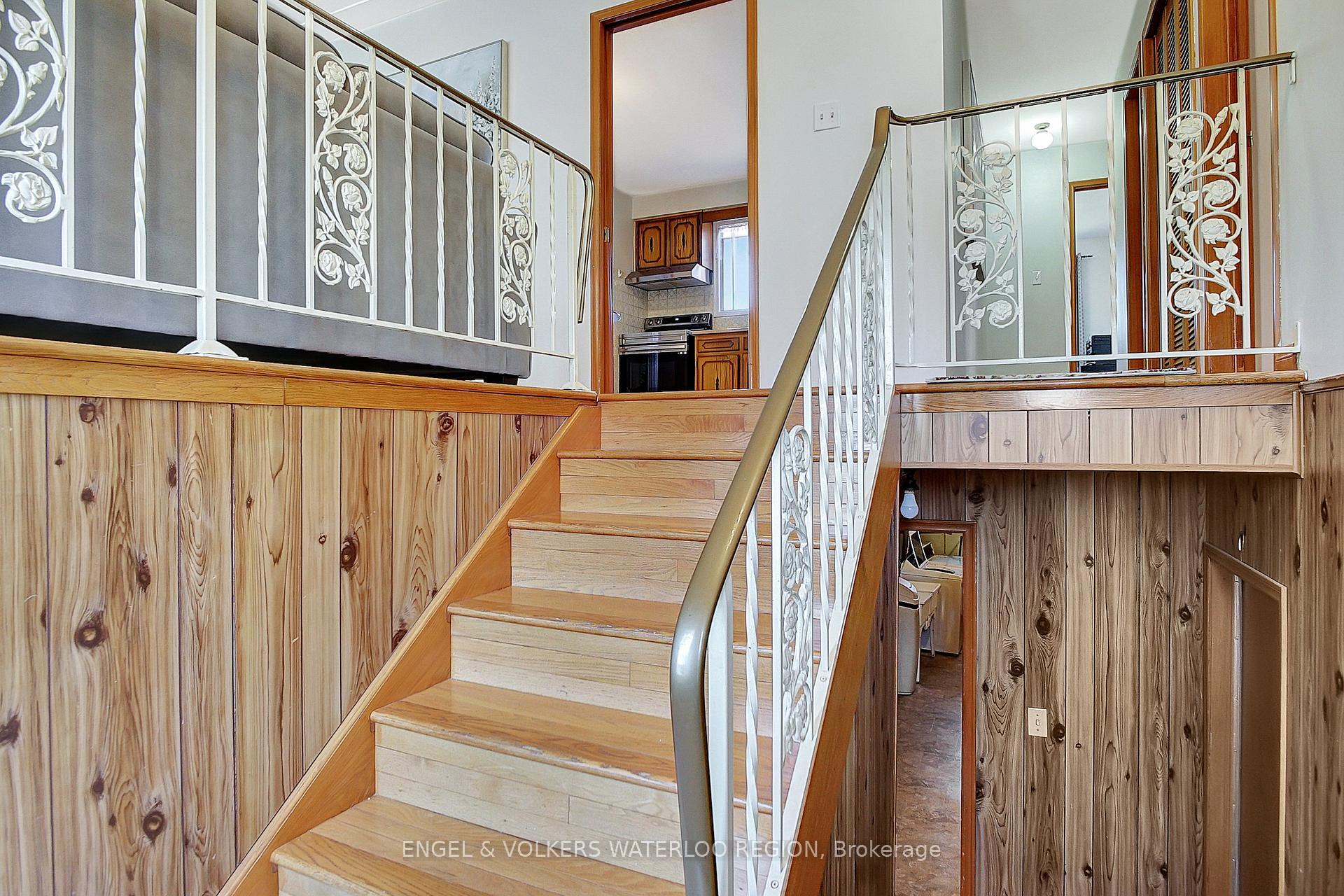 Photo 2 of 137 Wimbleton Crescent, Kitchener — HOMEH