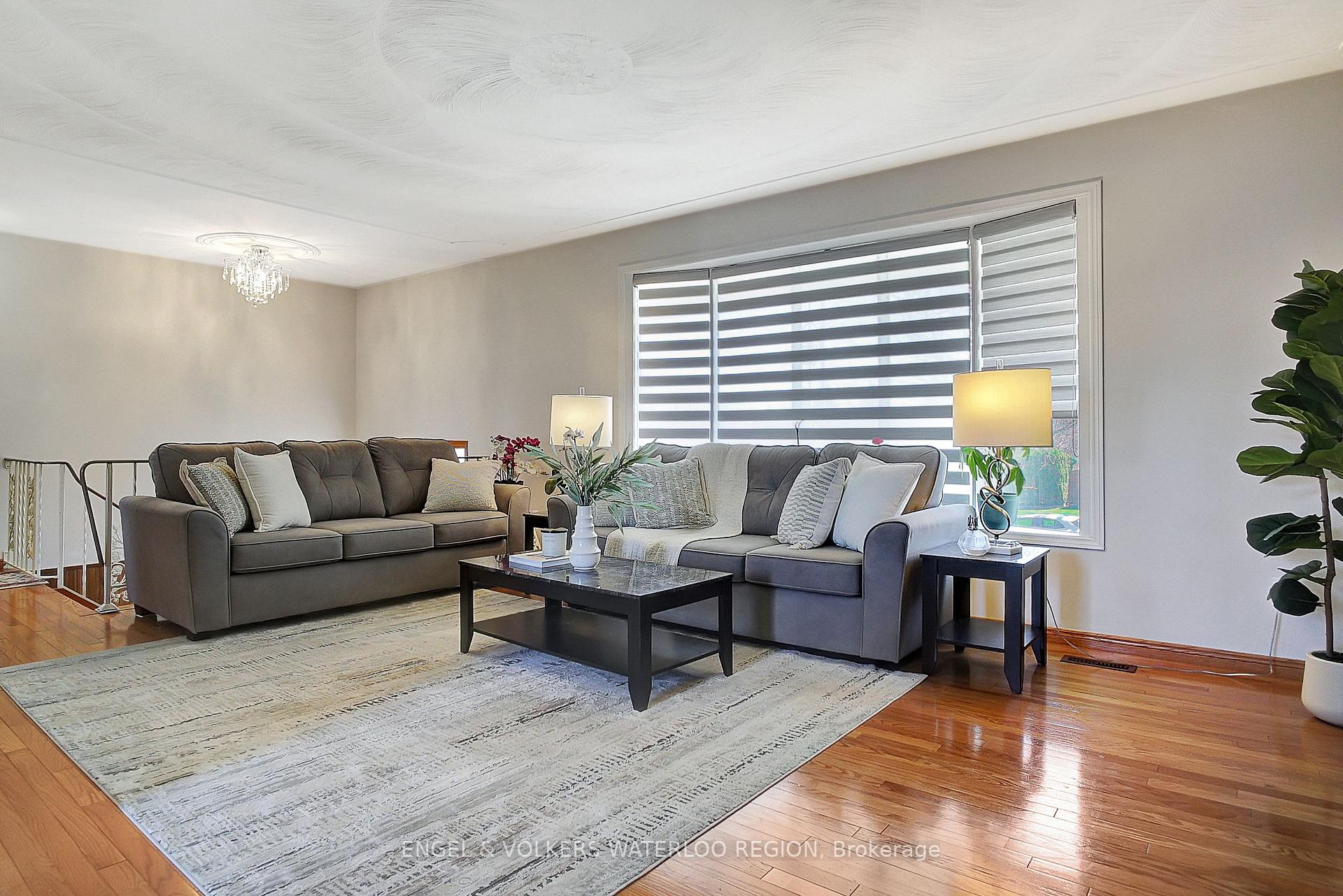 Photo 4 of 137 Wimbleton Crescent, Kitchener — HOMEH